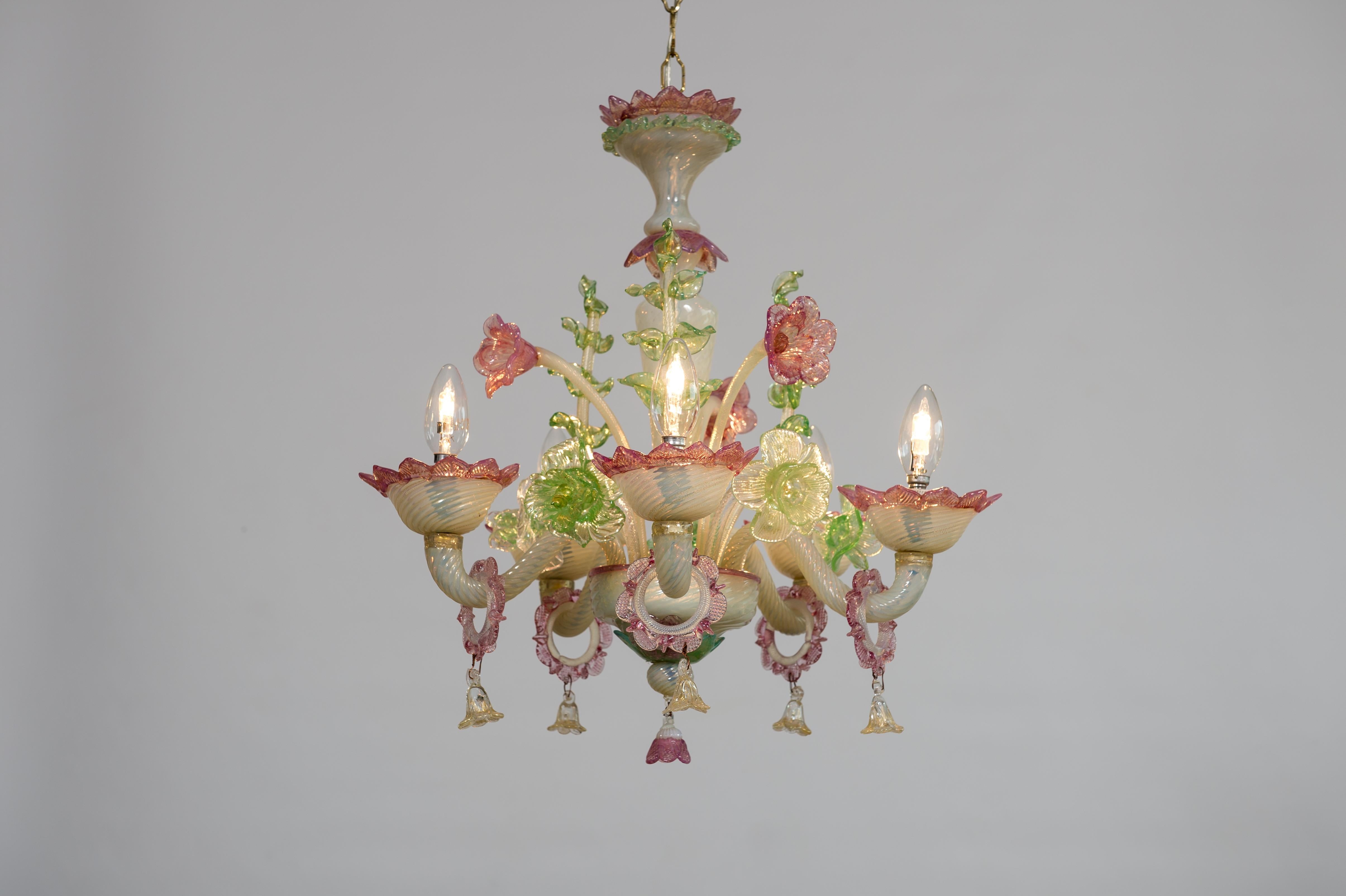 Lampadario in vetro di Murano opalino e oro, anni '50 circa in vendita 12