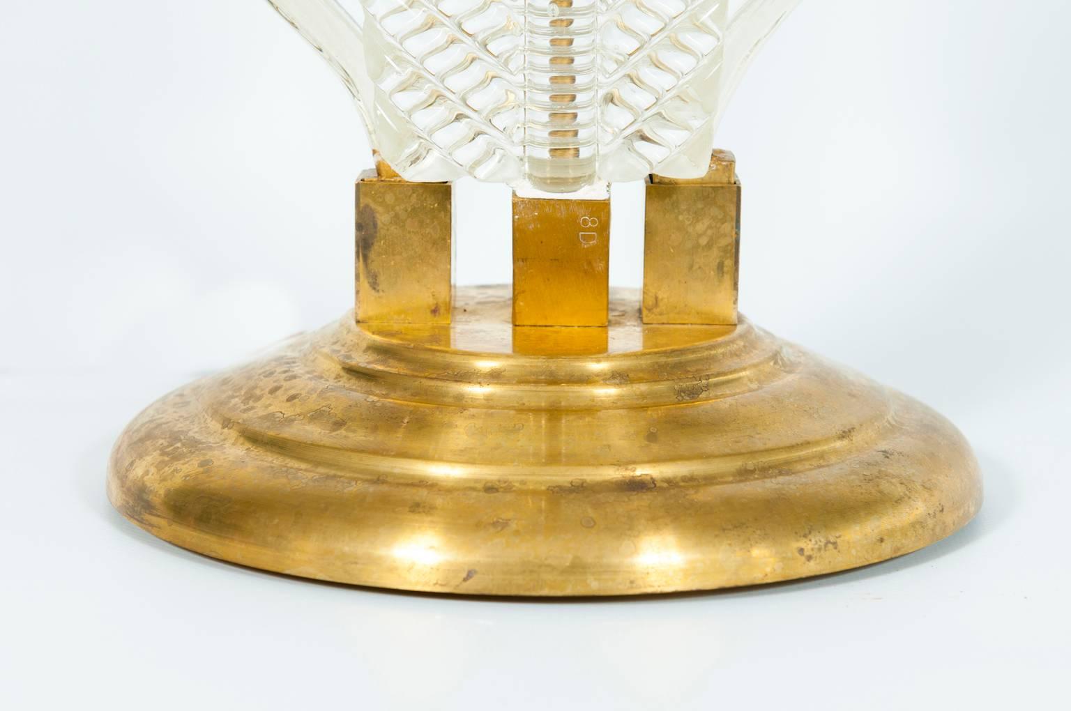 Mid-Century Modern Italian Table Lamp in blown Murano glass clear color and brass, 1950s Venice For Sale