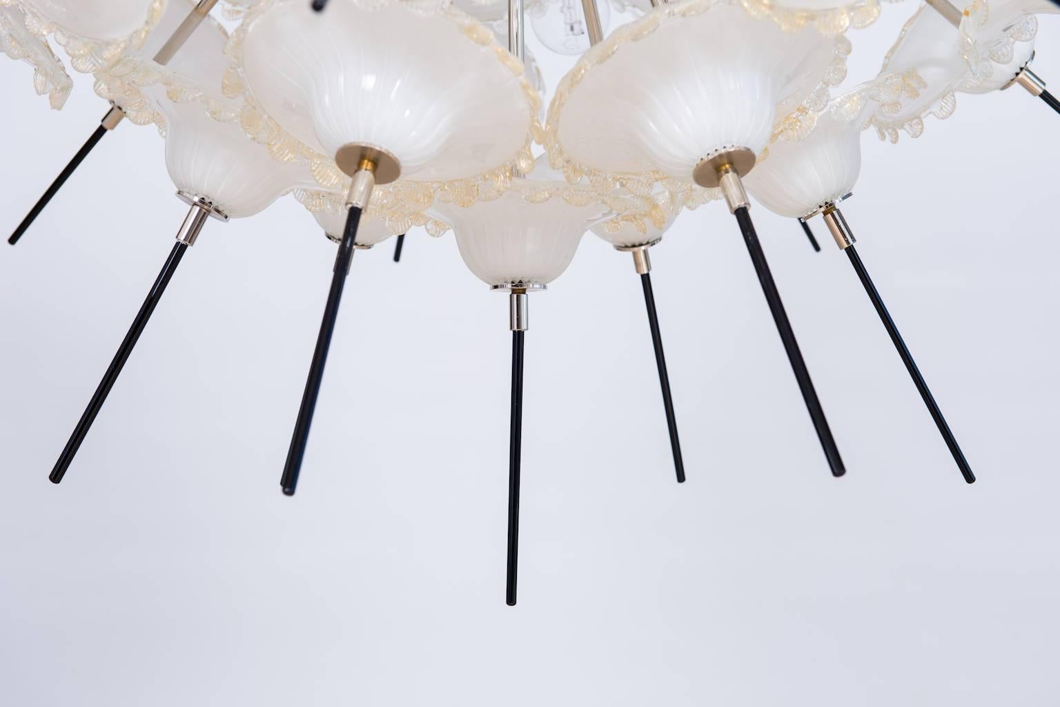 Italian Sputnik Chandelier in Murano Glass 24-Karat Gold In Excellent Condition In Villaverla, IT