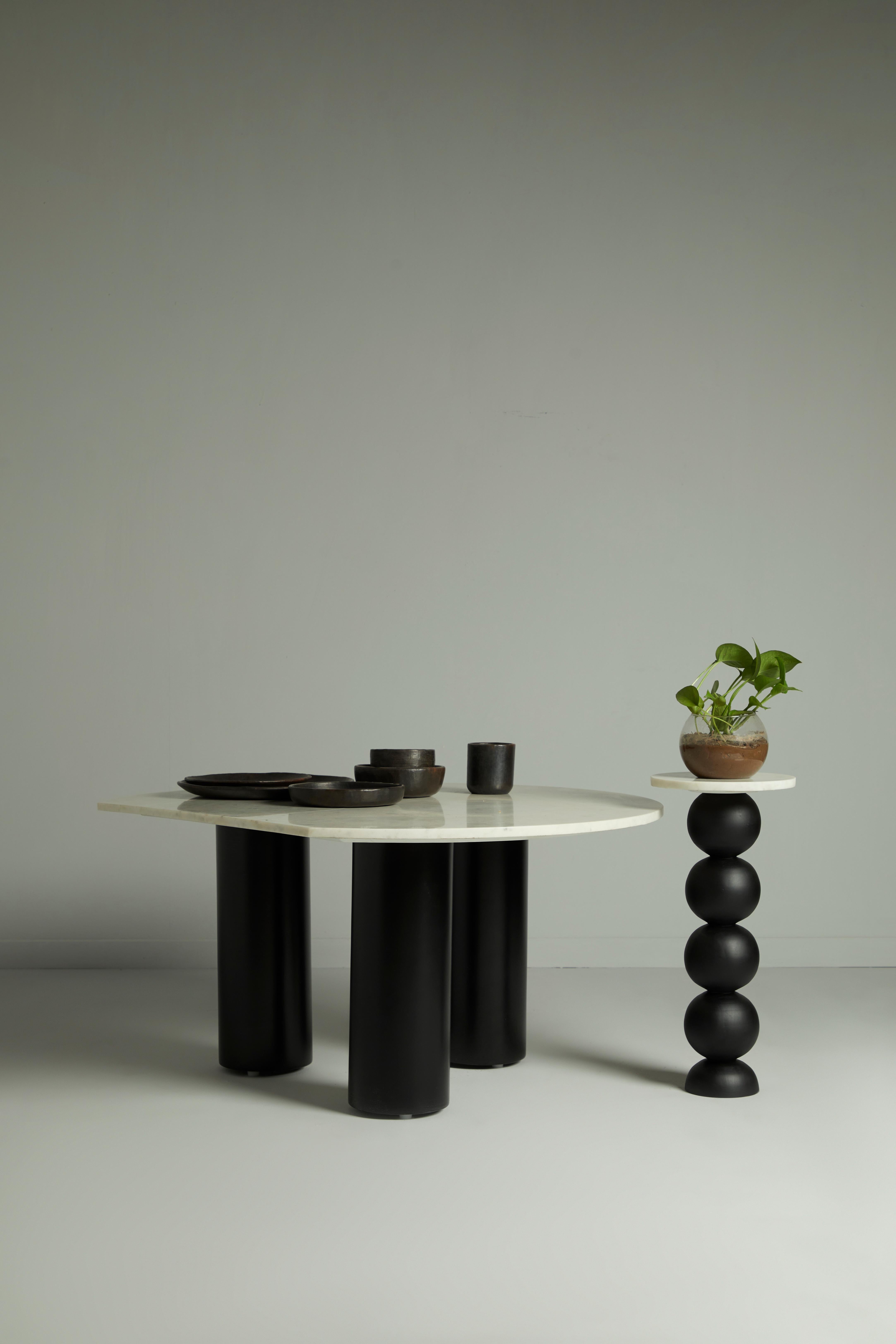Fait main Ball and Ball Table Small Black en vente