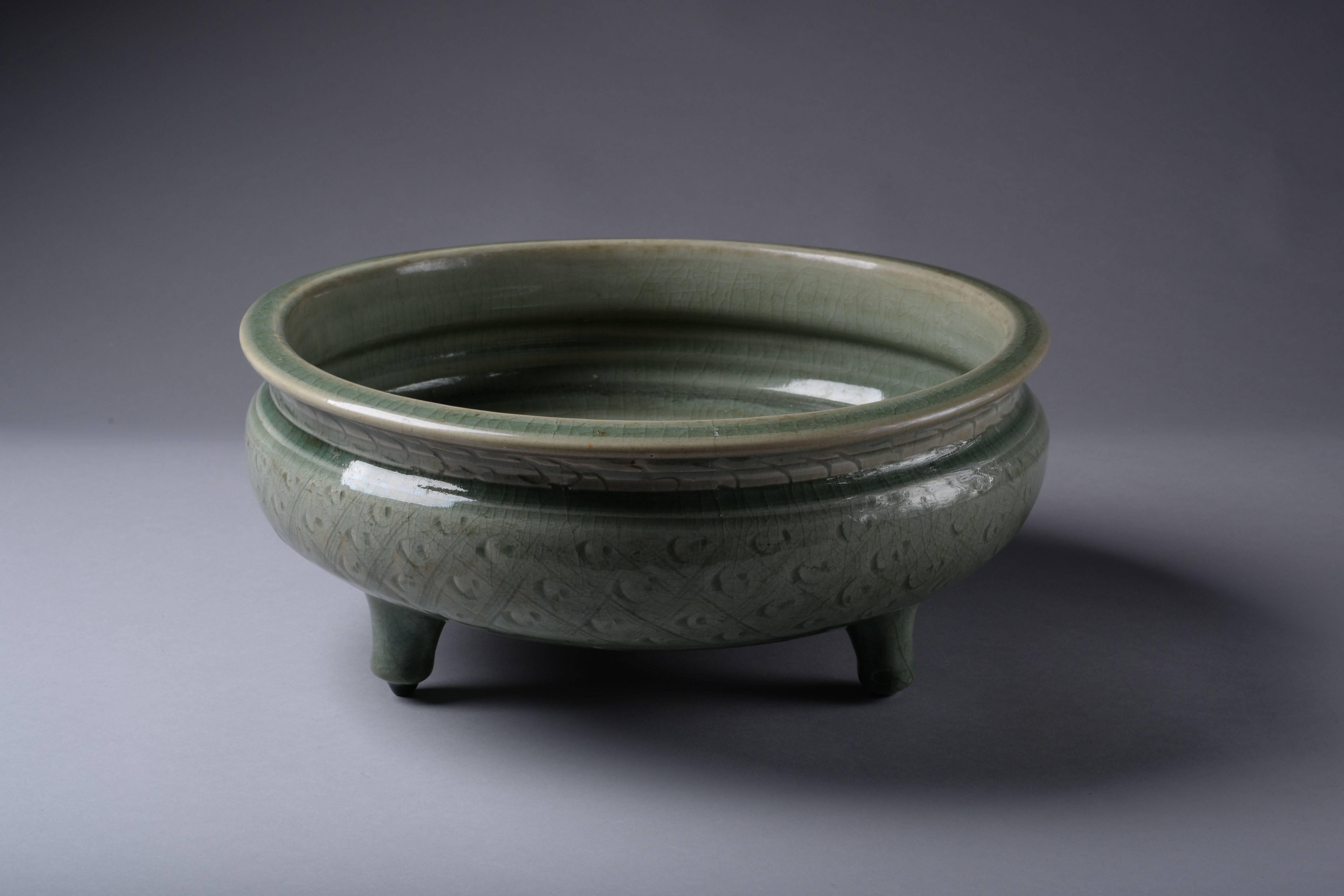 Chinese Ming Dynasty Longquan Tripod Censer, 15th Century In Excellent Condition In London, GB