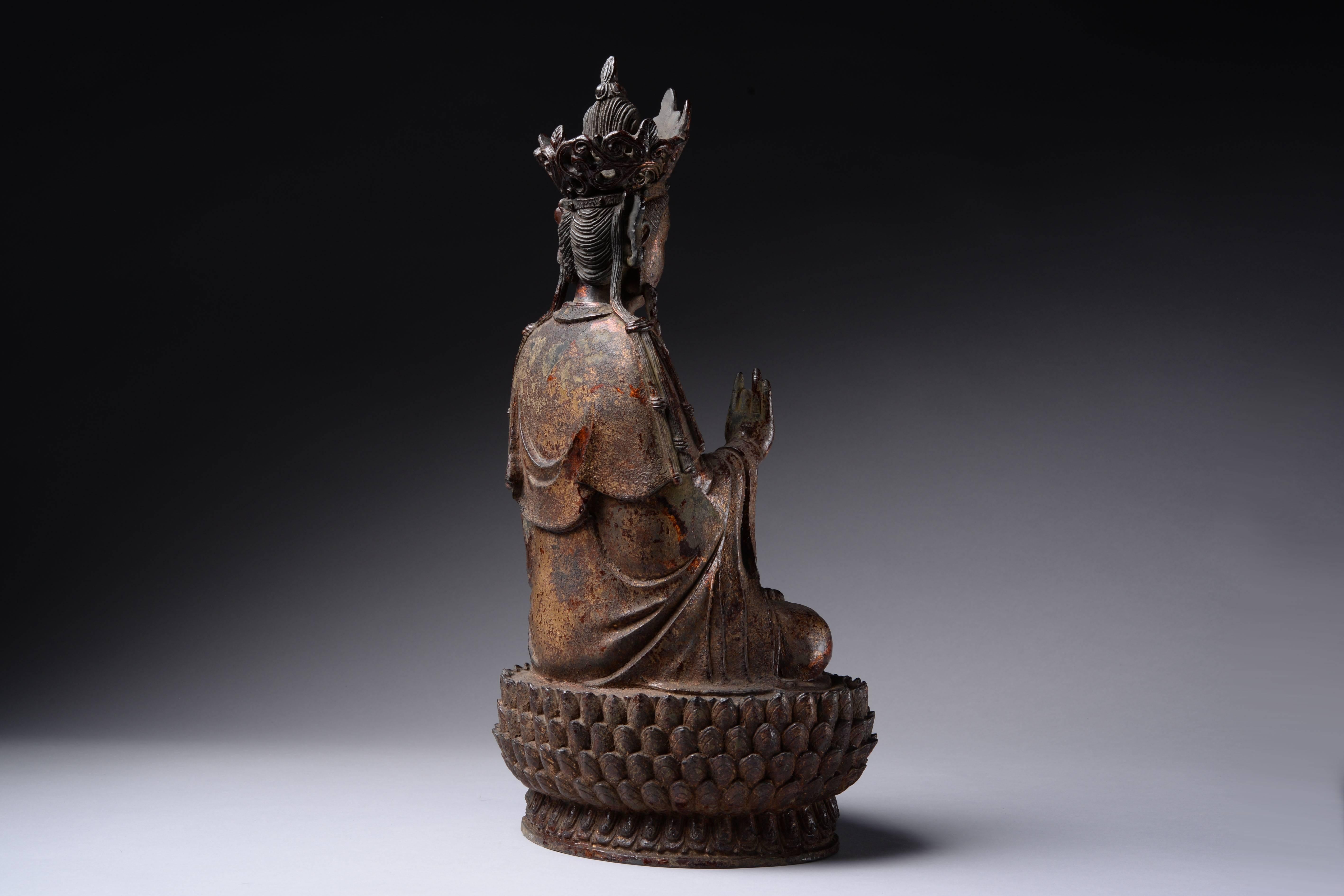 Ancient Chinese Ming Dynasty Gilt Lacquered Seated Guanyin Buddha, 1450 AD 1