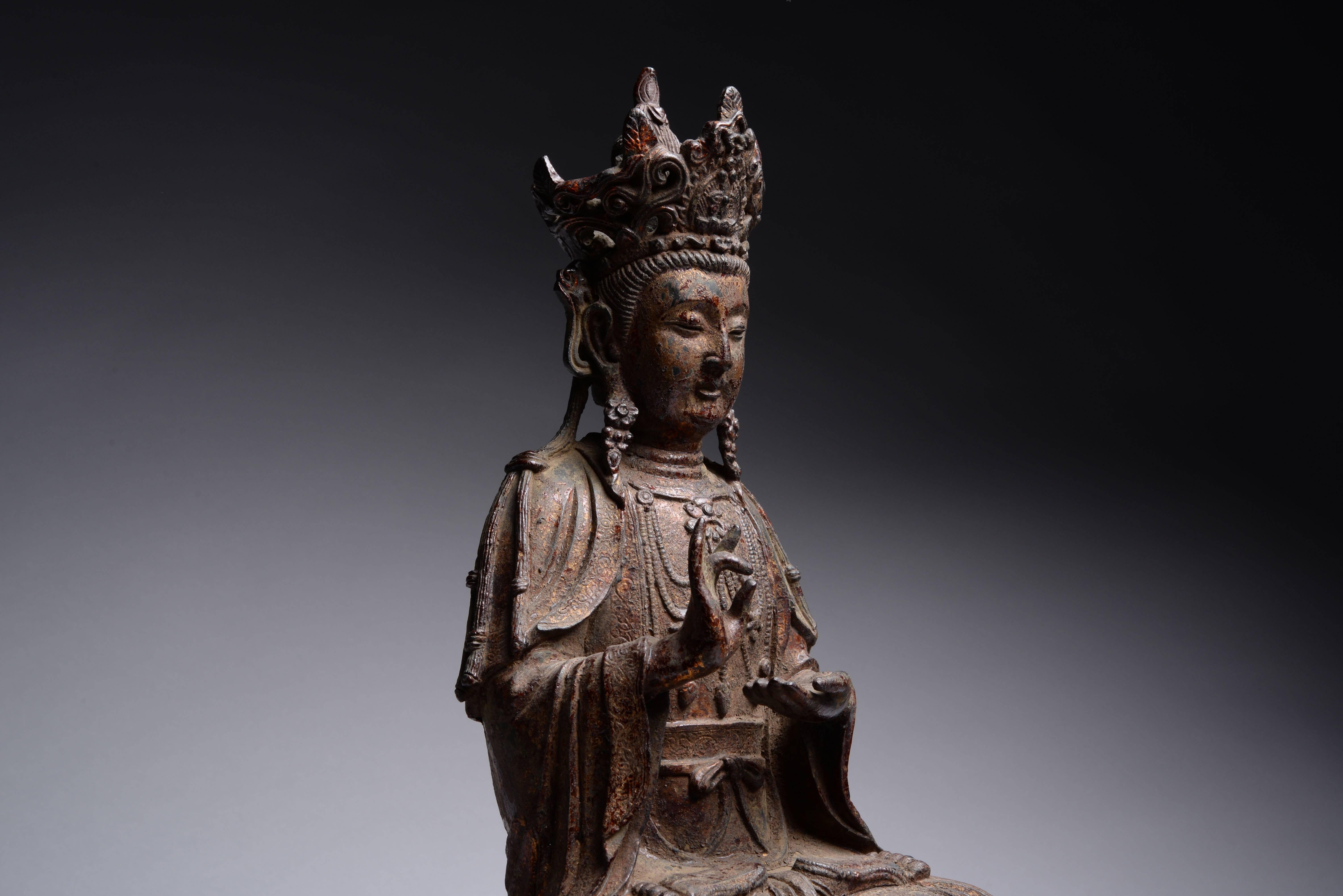 Ancient Chinese Ming Dynasty Gilt Lacquered Seated Guanyin Buddha, 1450 AD 3