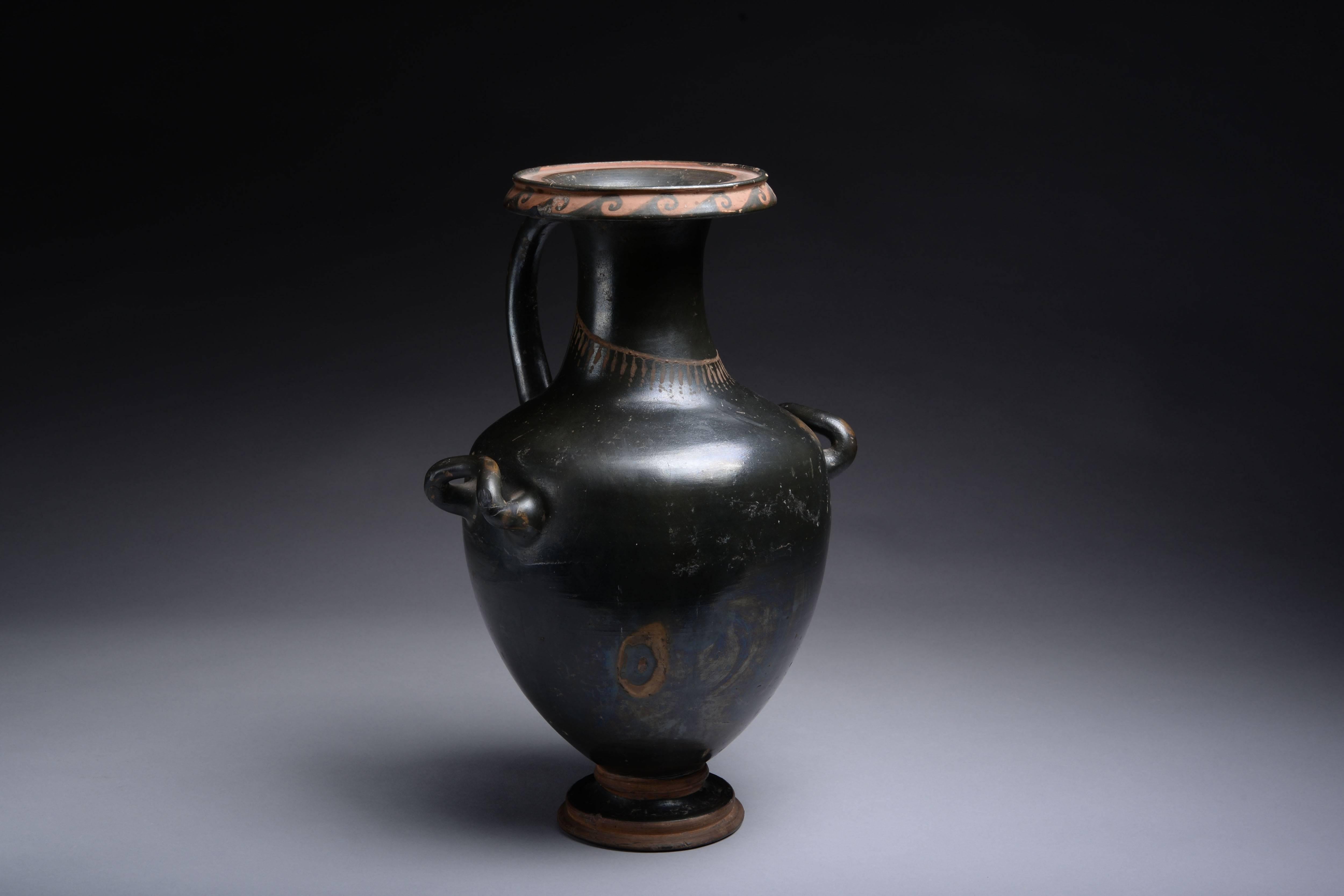 Ancient Greek Black Glazed Pottery Hydria, 350 BC In Excellent Condition In London, GB