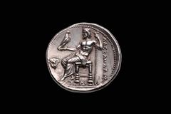 Antigua moneda tetradracma griega de plata de Alejandro Magno, 323 a.C.