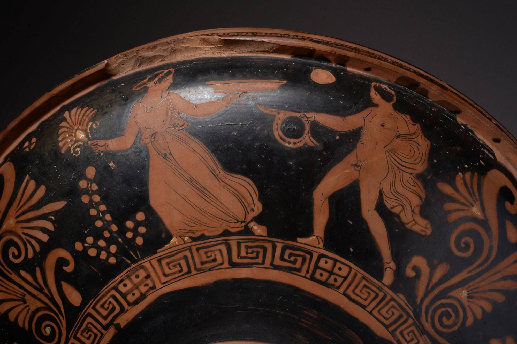 Large Ancient Greek Red Figure Patera, 320 BC 1