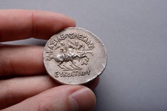 Grande pièce antique en argent tétradrachme du roi Eukratides le Grand:: 170 avant J.-C