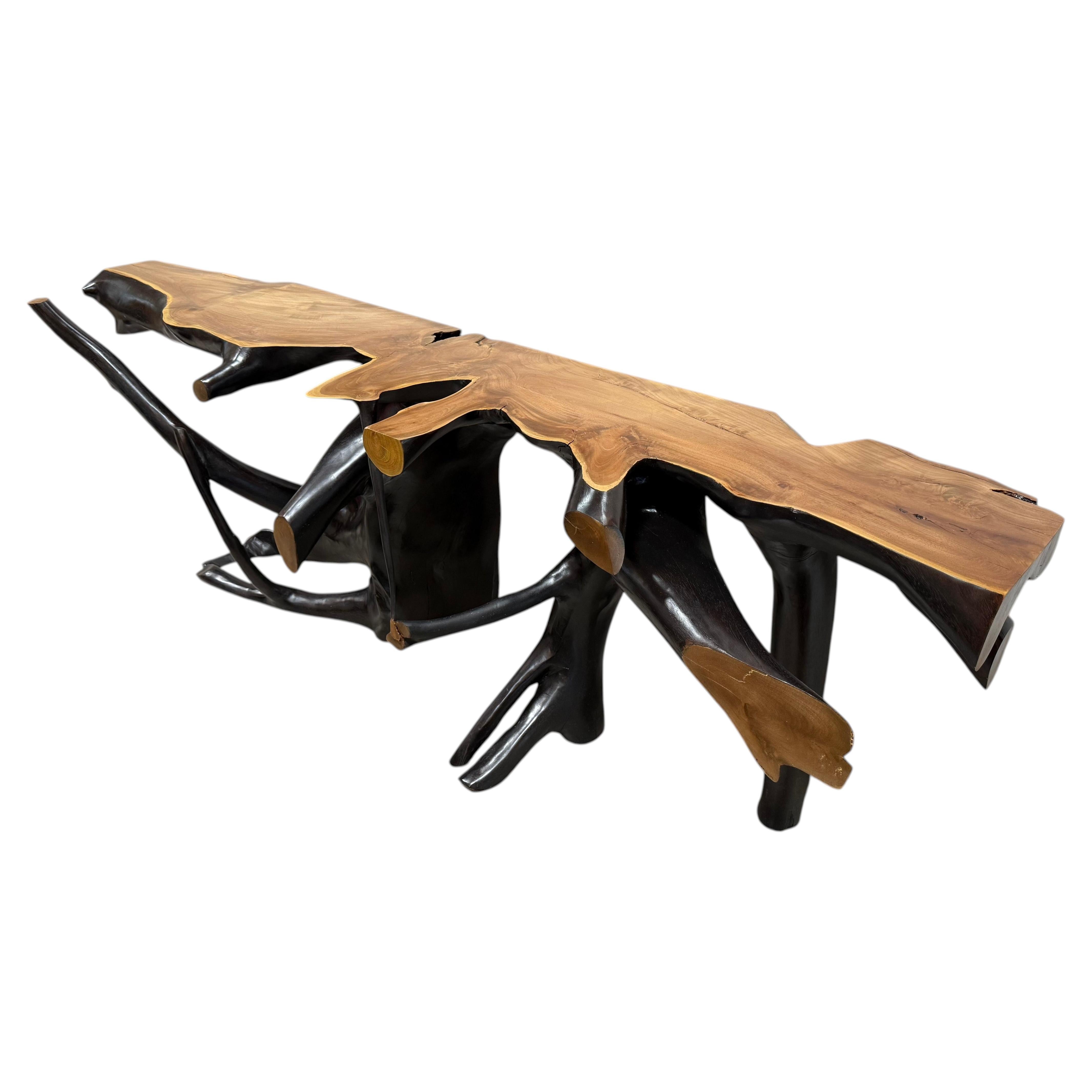 Table console en teck ébénisé bio ; bords naturels en vente