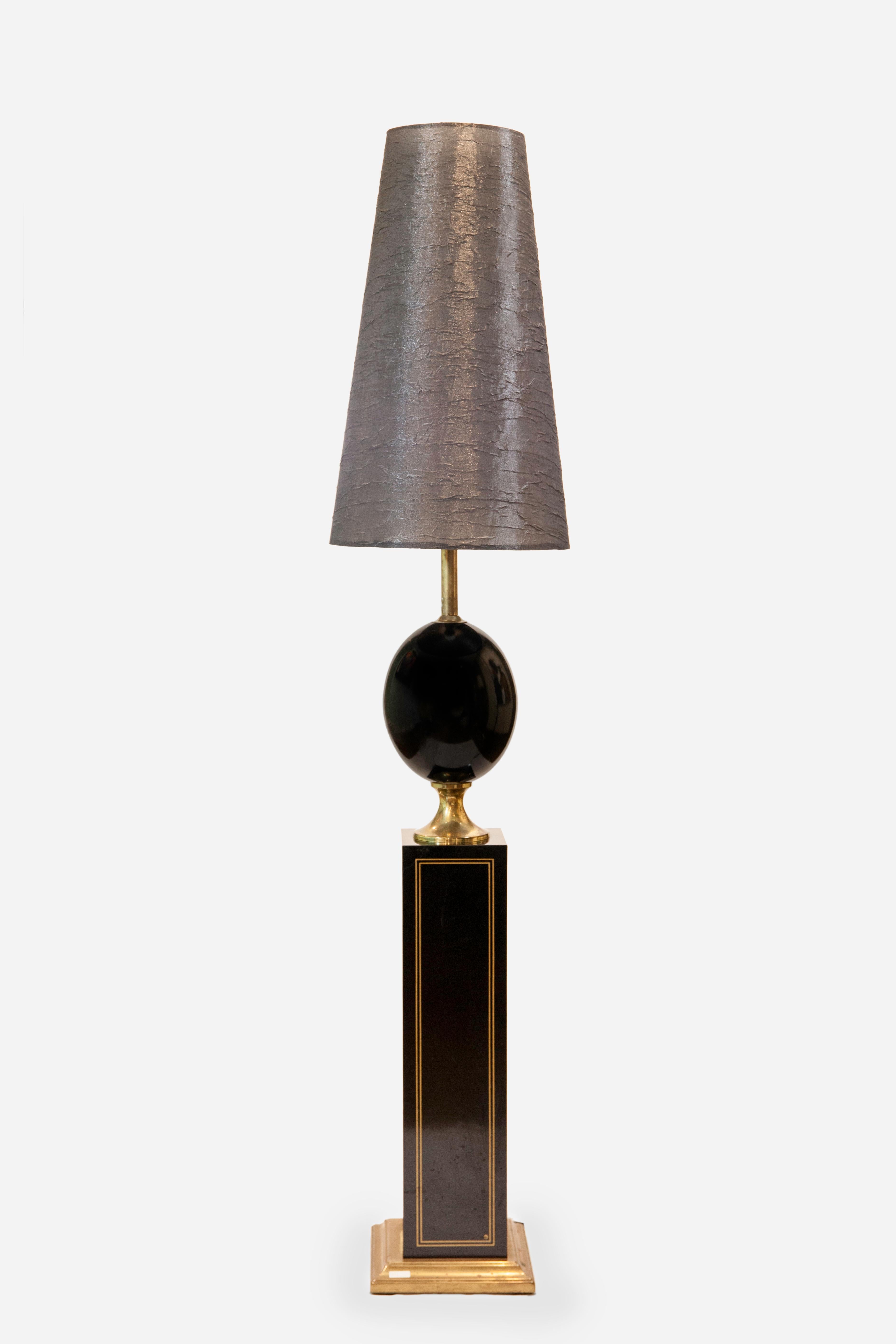 Lampada da terra francese Maison Le Dauphin anni '70 in ottone nero e tessuto laccato Wood in vendita 1