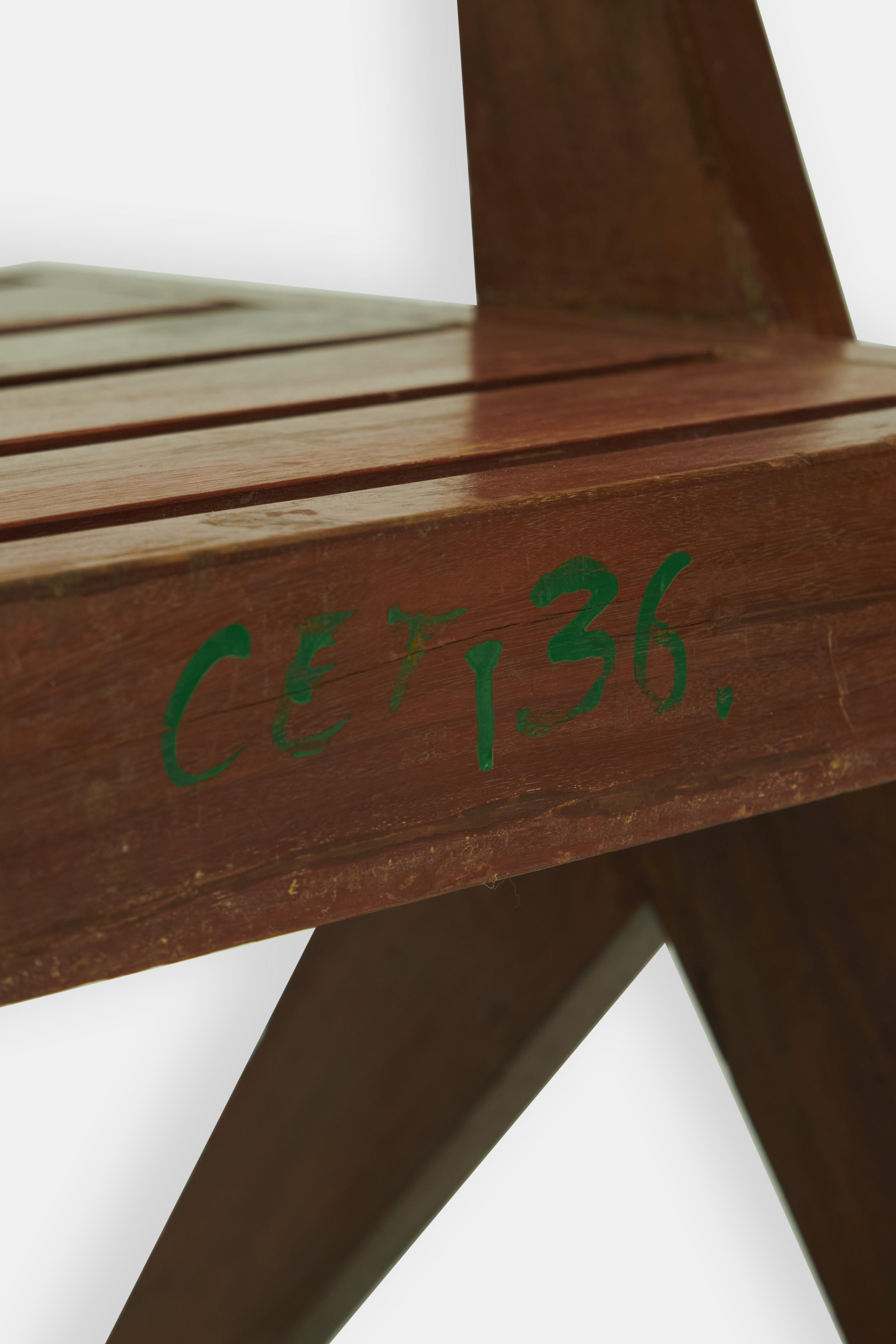 Metà XX secolo Sedia a braccioli in teak Pierre Jeannette del 1950 per l'Università di Chandigarh in vendita