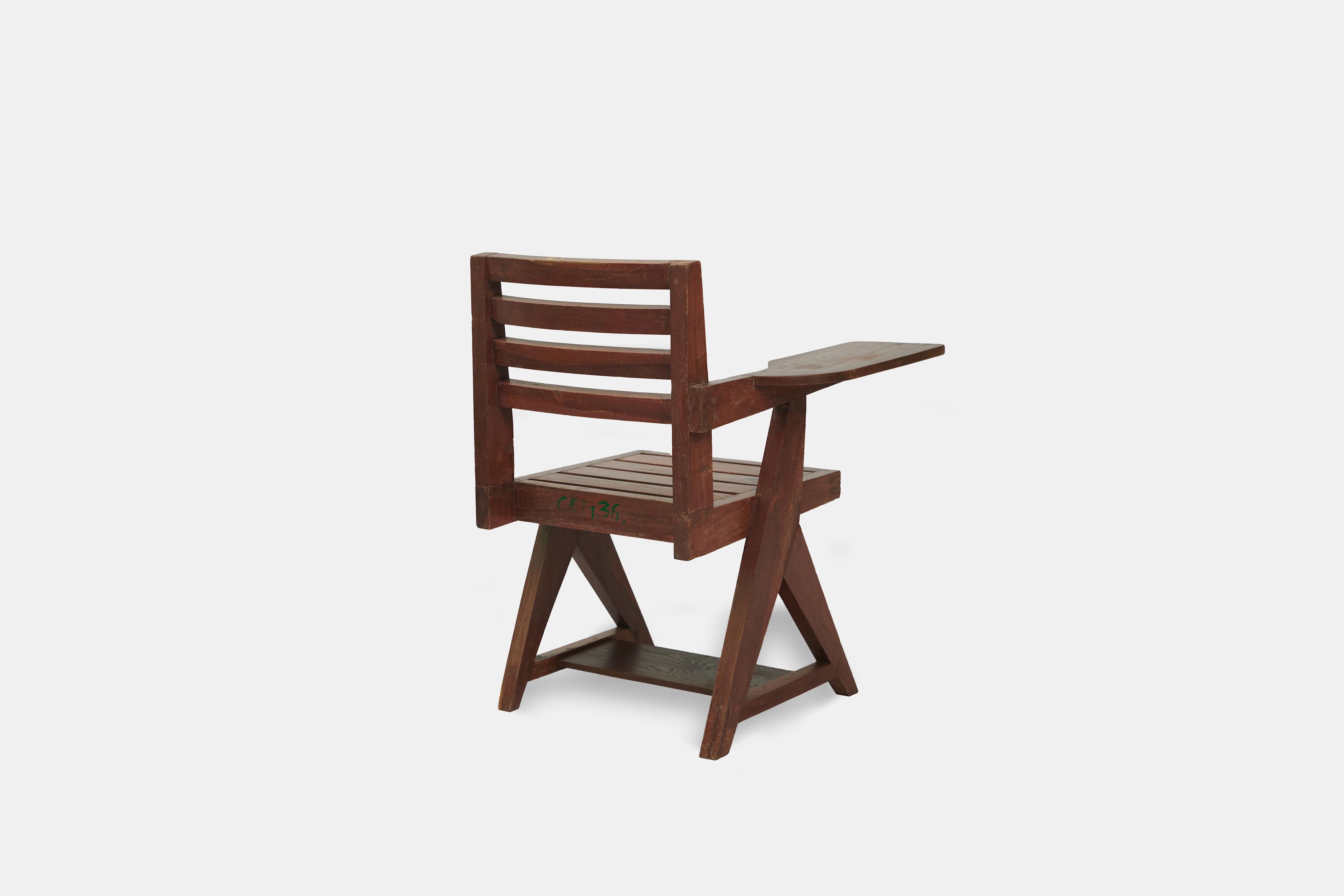 Indiano Sedia a braccioli in teak Pierre Jeannette del 1950 per l'Università di Chandigarh in vendita
