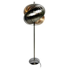 Lampada da terra A. Mathieu 1970 in alluminio cromo argento Space Age