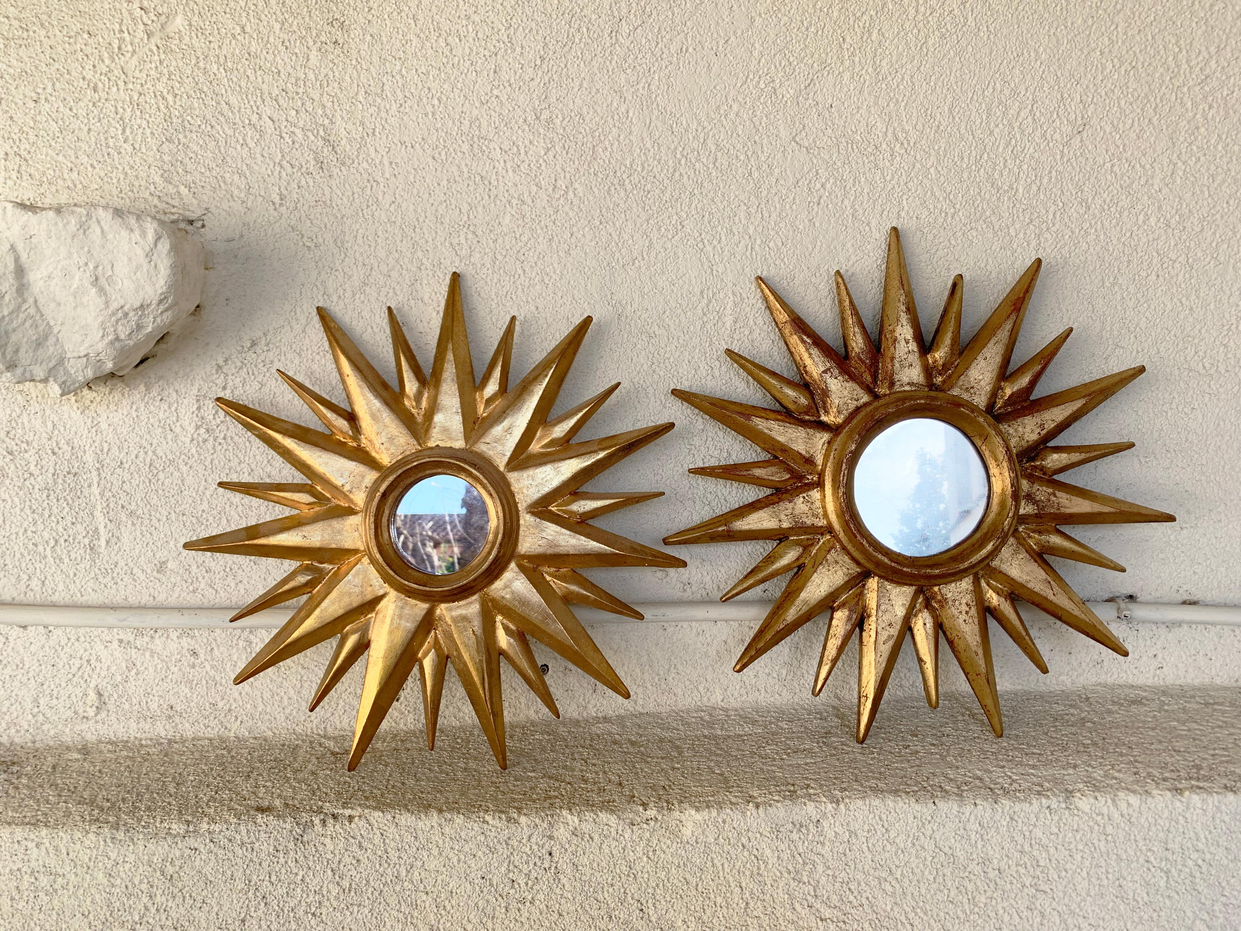 Late 20th Century Sunburst Carved Golden Mirrors, a Pair For Sale 4