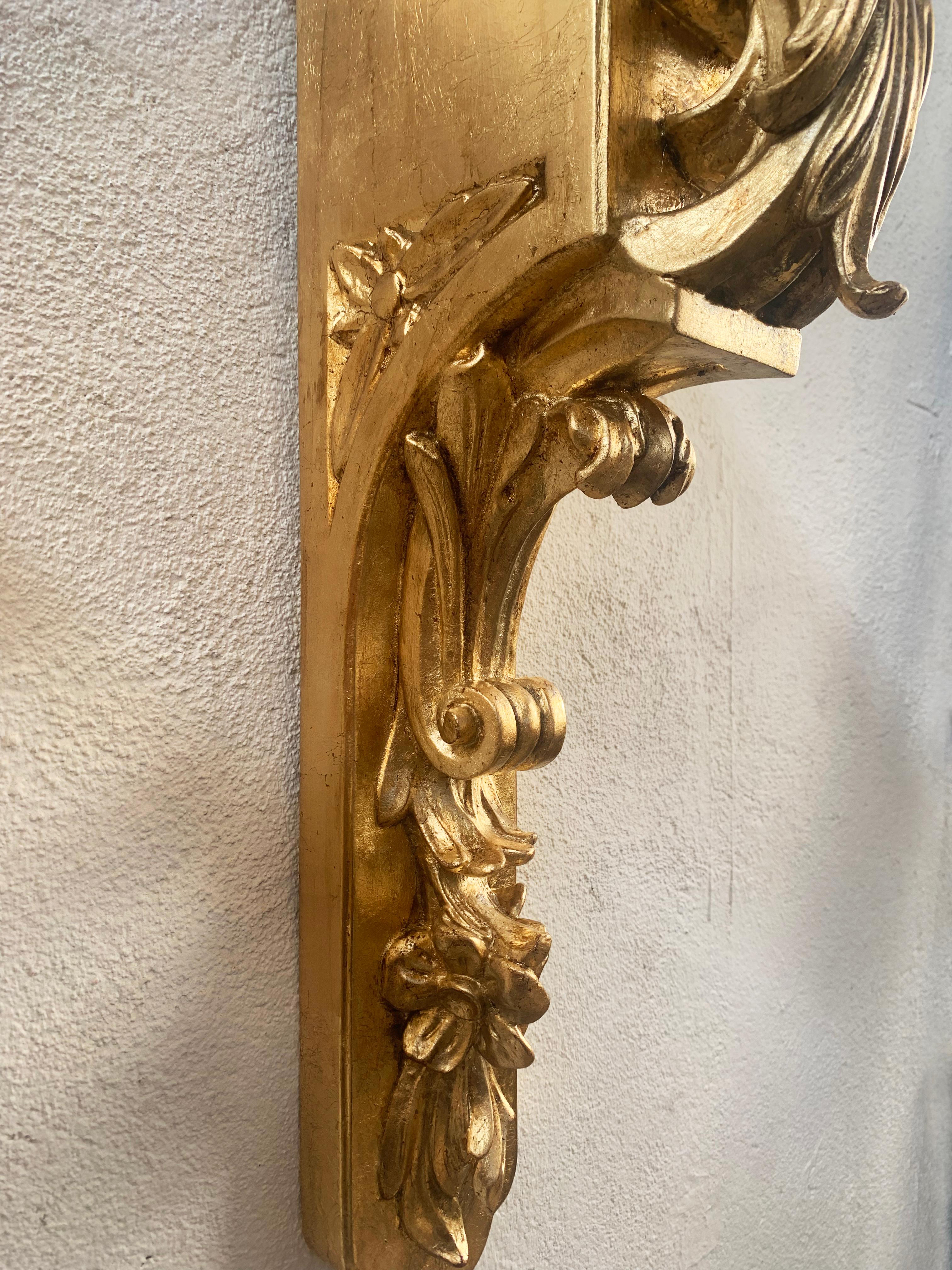 Staffe da parete in legno dorato intagliato a mano della fine del XIX secolo, una coppia in vendita 3