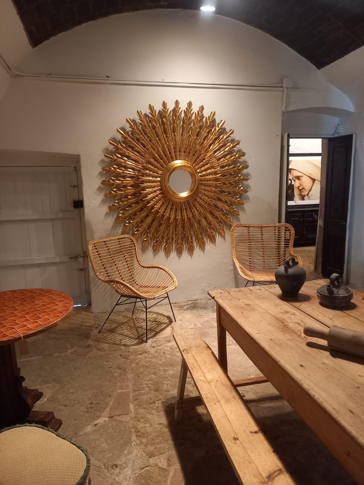 Spagnolo Specchio d'oro intagliato del XX secolo in vendita