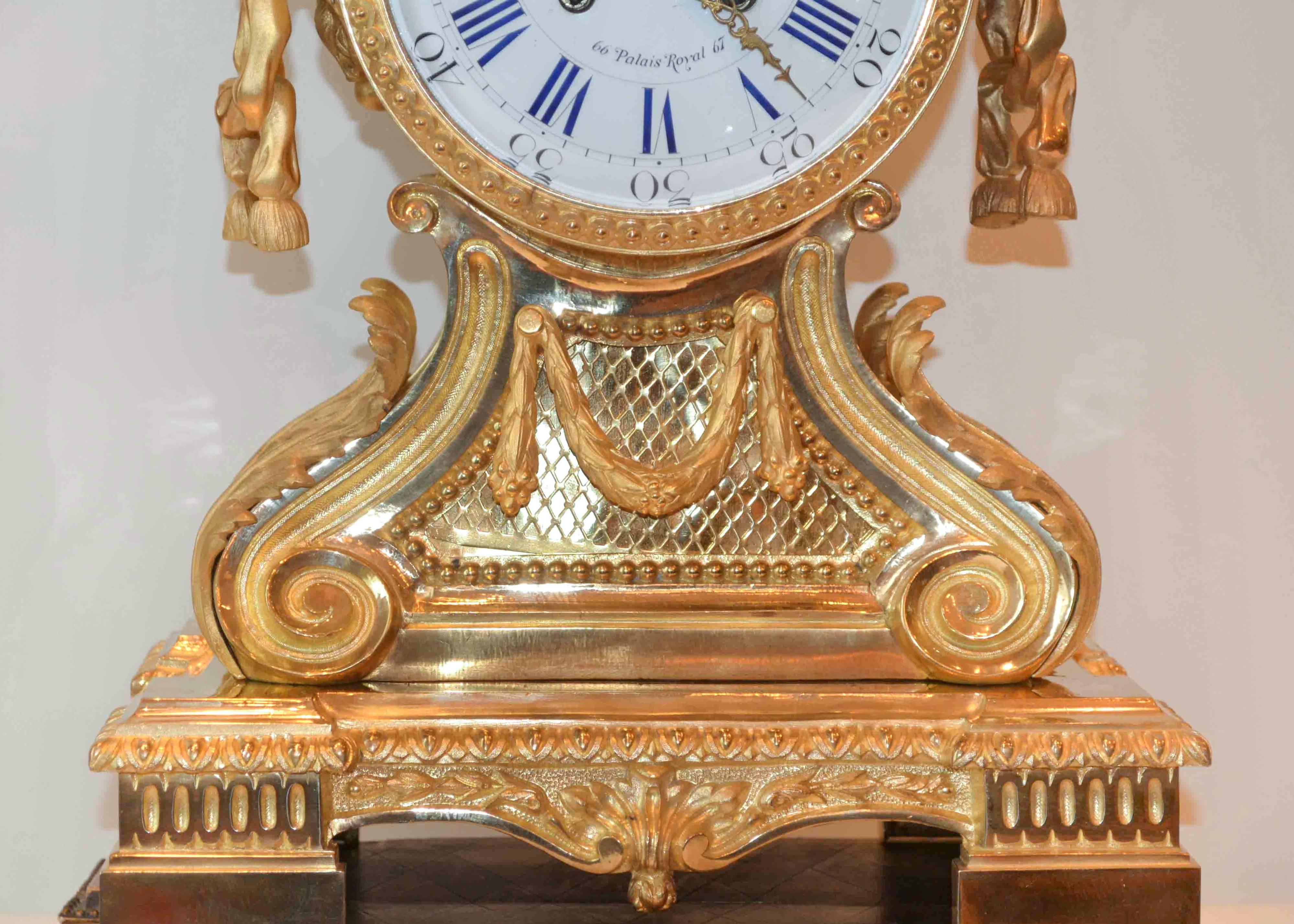 Louis XVI-Style Lion's Head Clock by G. Philippe In Excellent Condition For Sale In Vancouver, BC