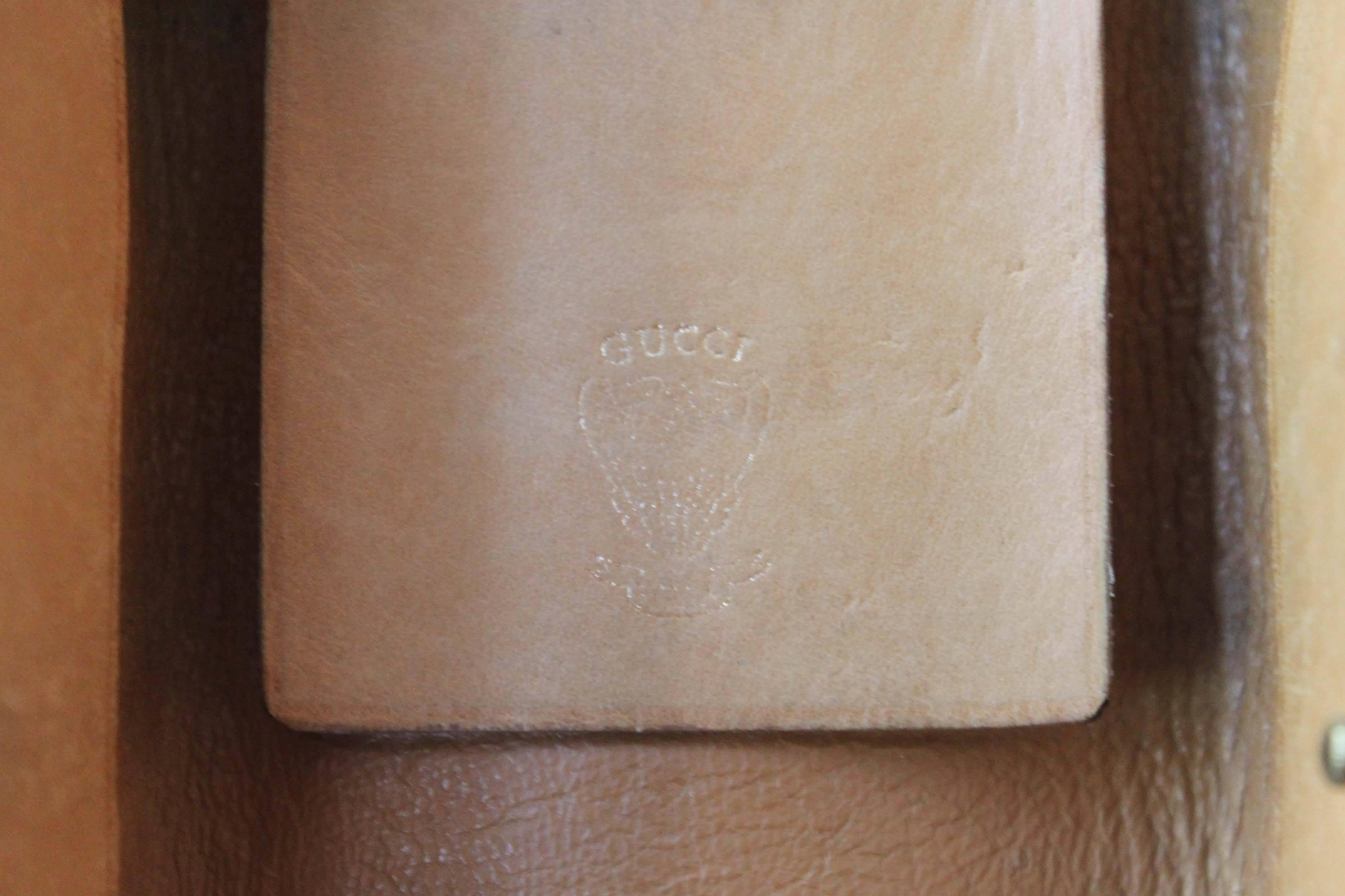 Vintage Gucci Logo Wallet and Key Case For Sale 1