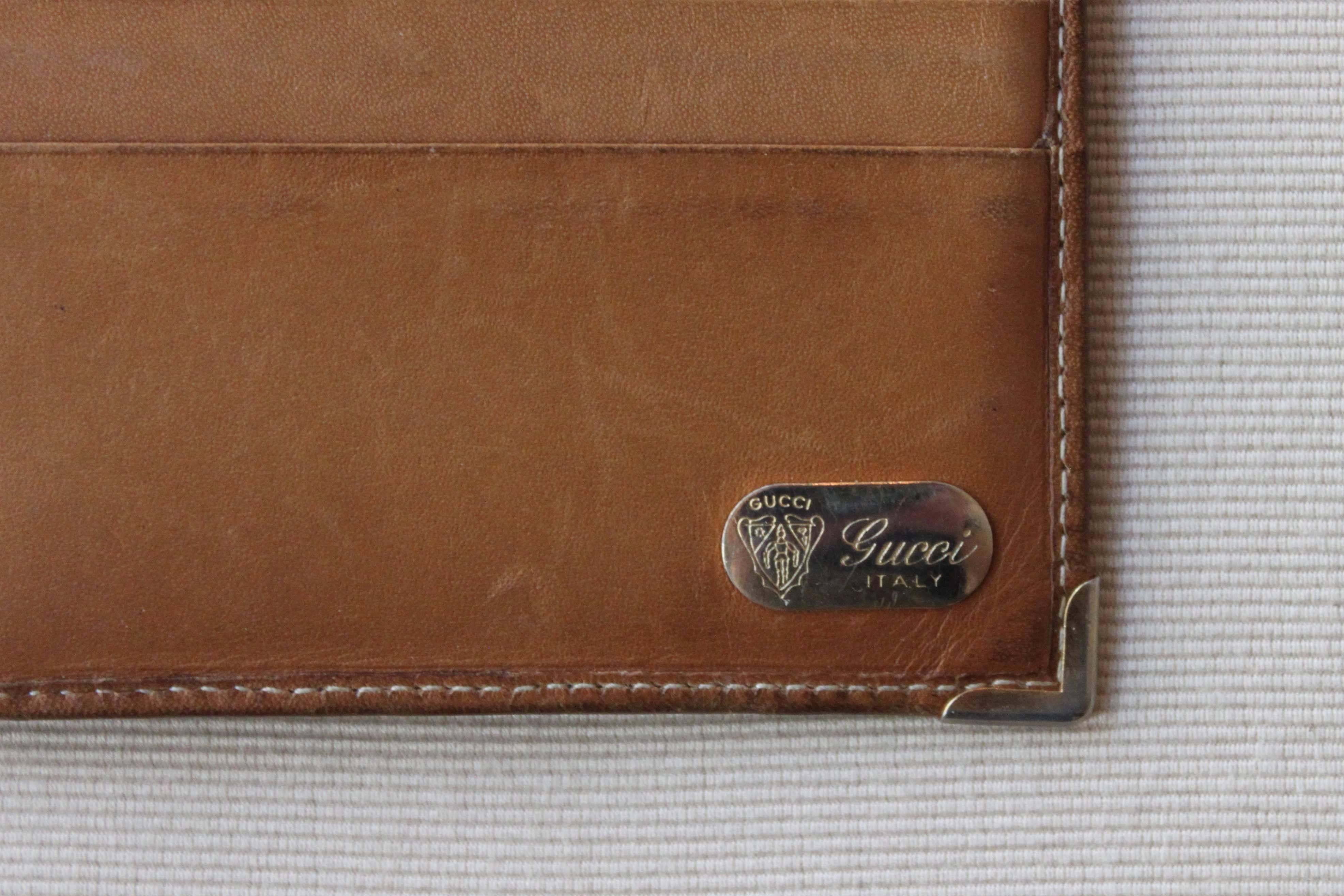 Vintage Gucci Logo Wallet and Key Case For Sale 2
