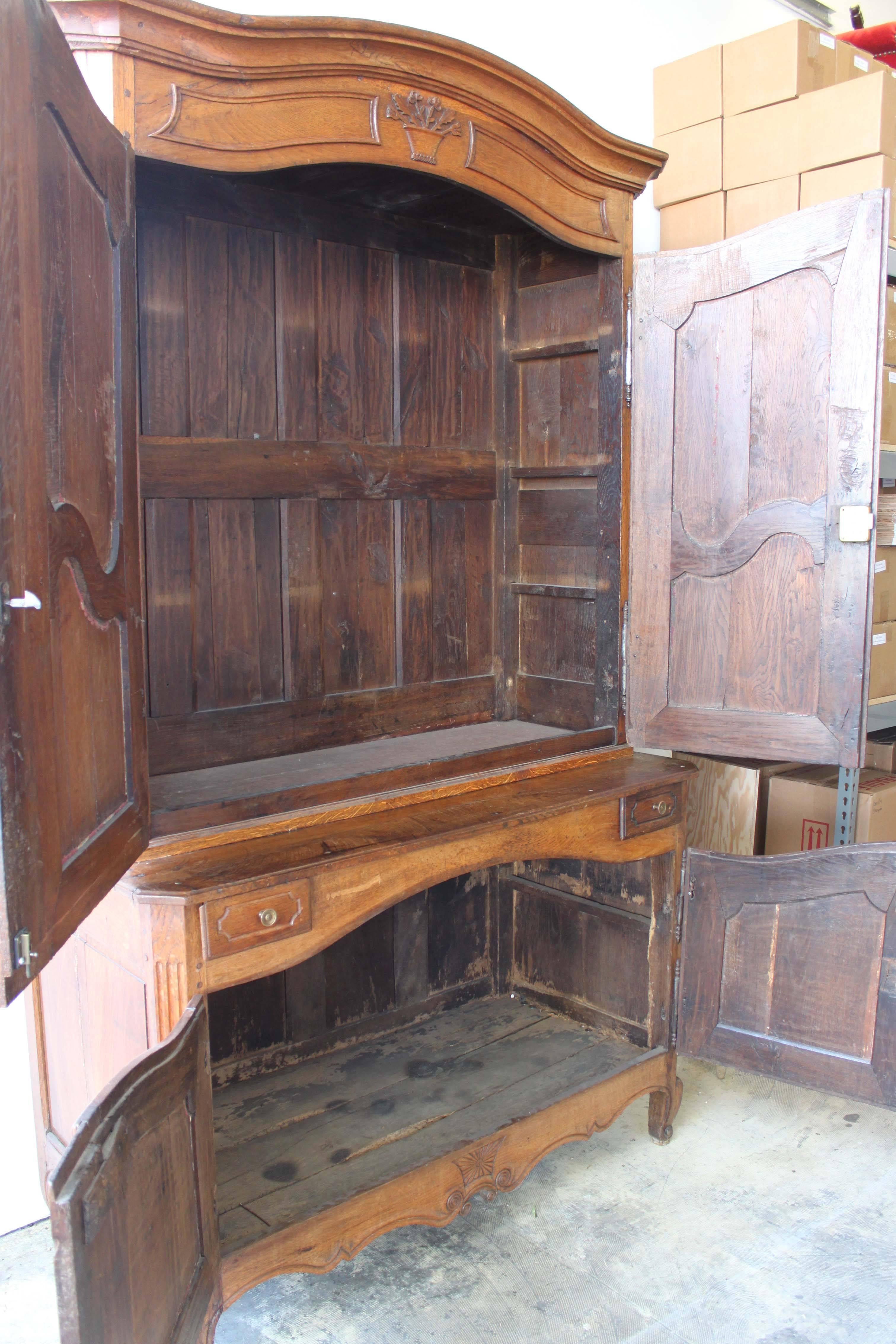Early 19th Century Buffet a Deux Corps For Sale 2