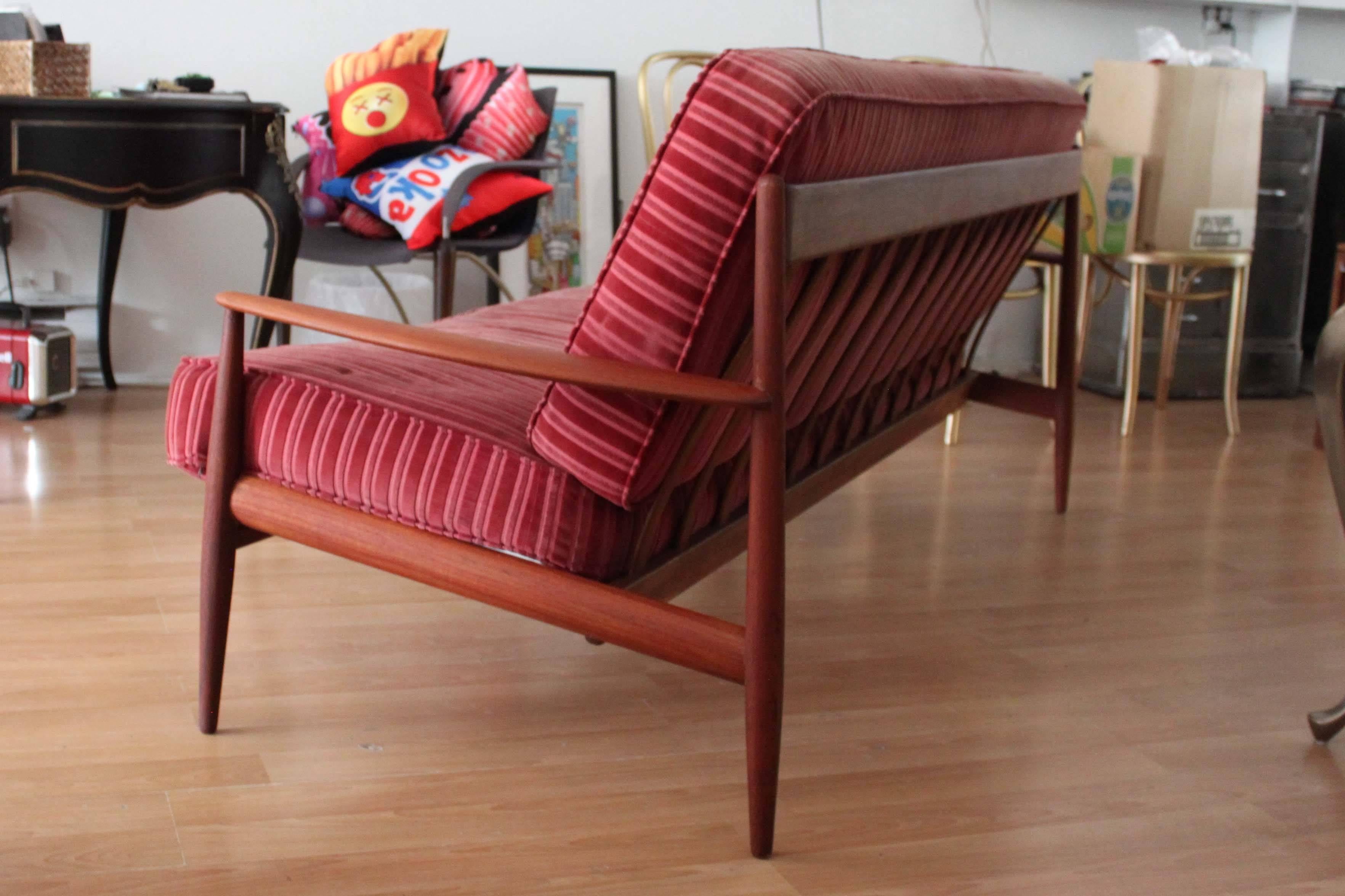 Mid-Century Modern Early Sofa by Grete Jalk for France and Daverkosen For Sale