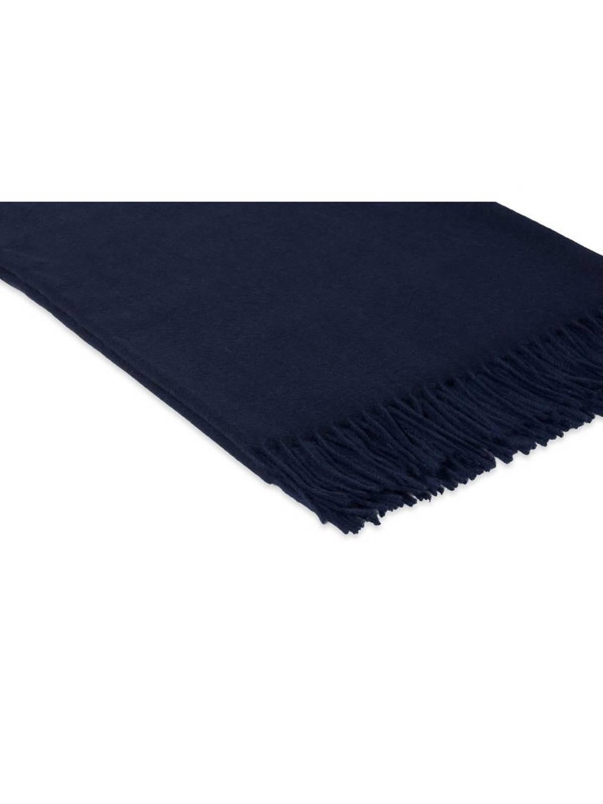 100% Italian cashmere finished with natural brushing made with thistles. Measure: 360 gram/sq meter.