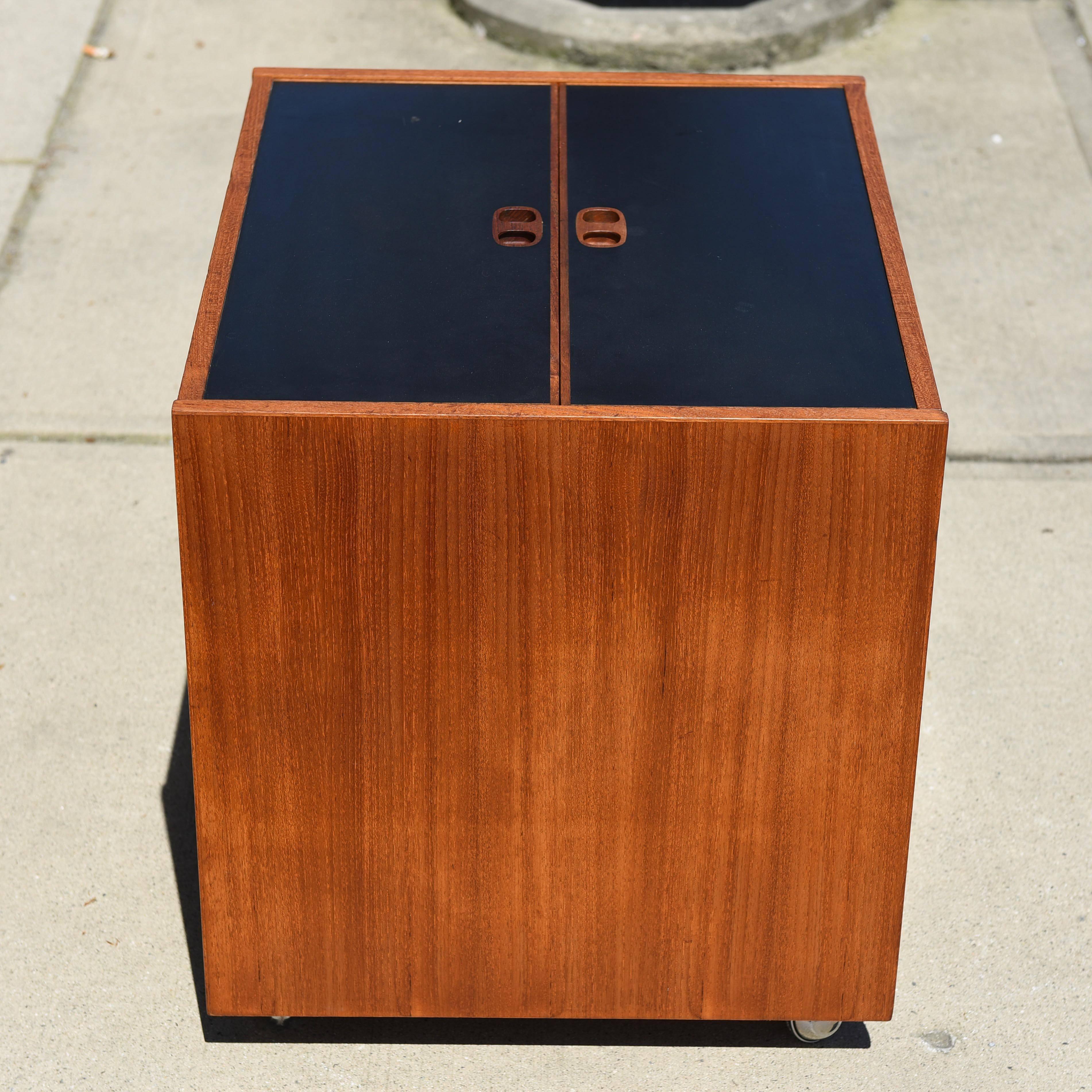 Mid-Century Modern Danish Teak Cube Box Bar For Sale
