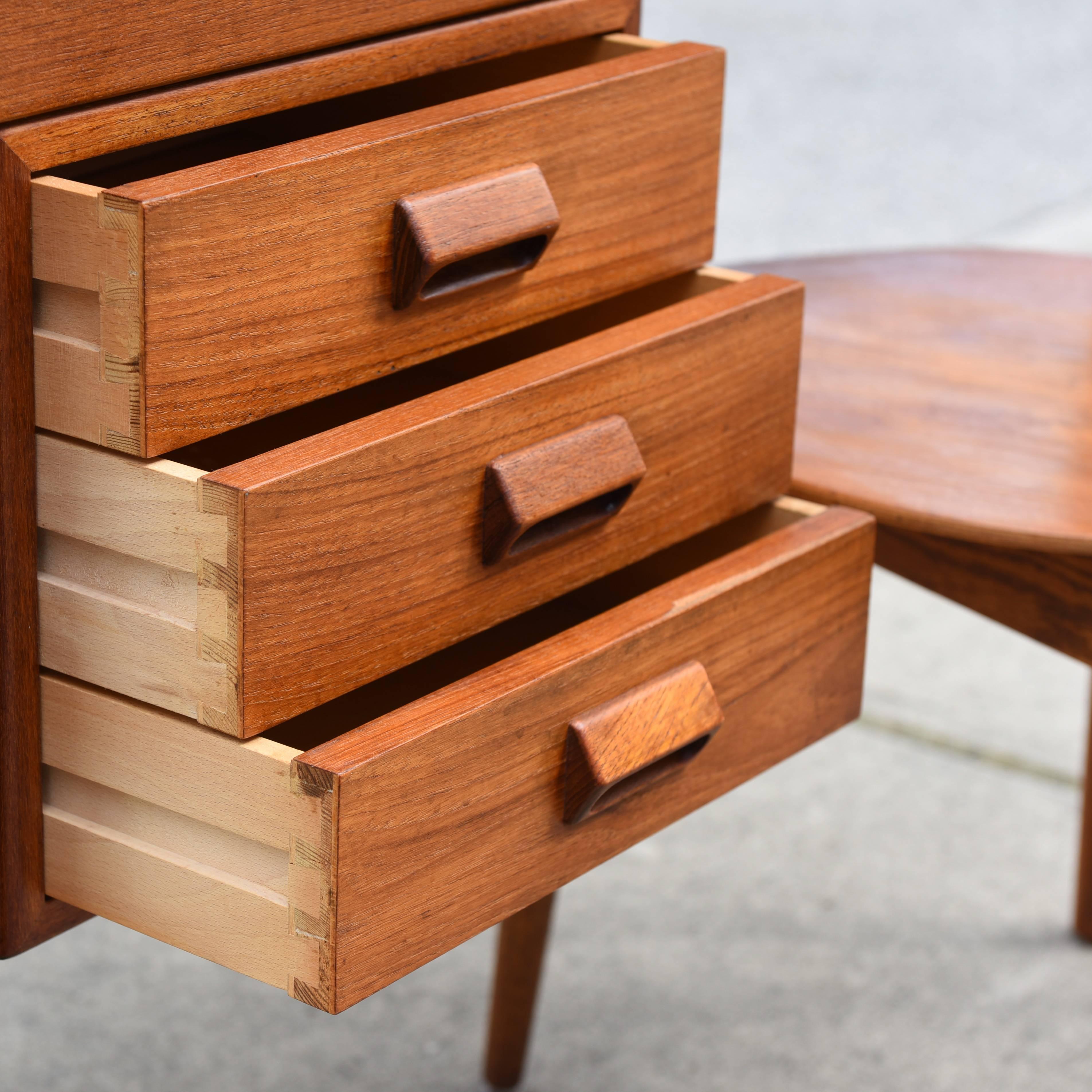 Borge Mogensen for Soborg Teak Desk In Good Condition In Vancouver, BC