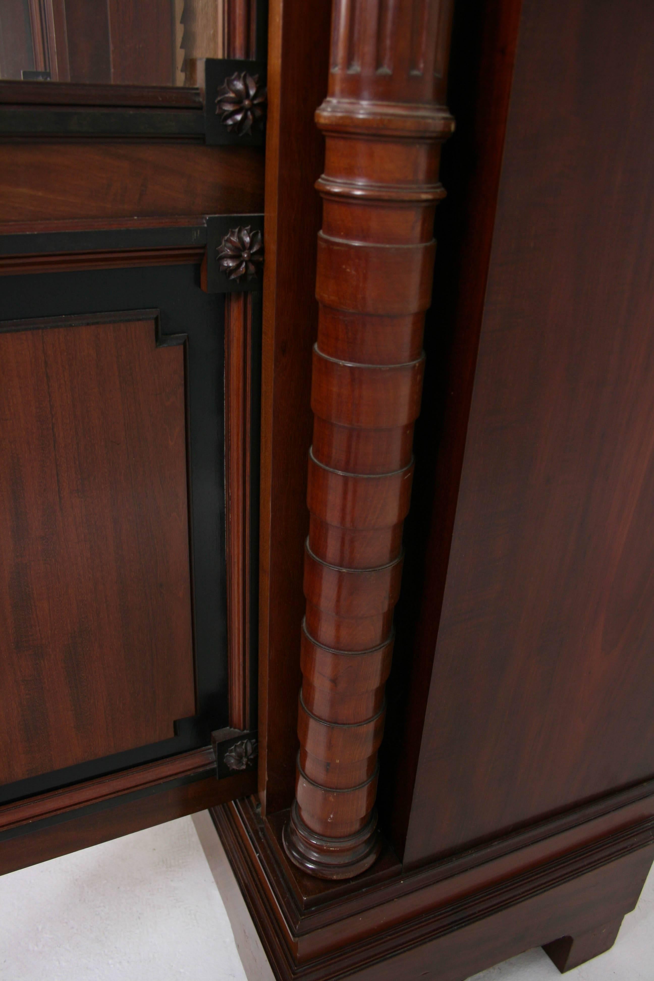 Victorian Mahogany Bookcase In Good Condition In Vancouver, BC