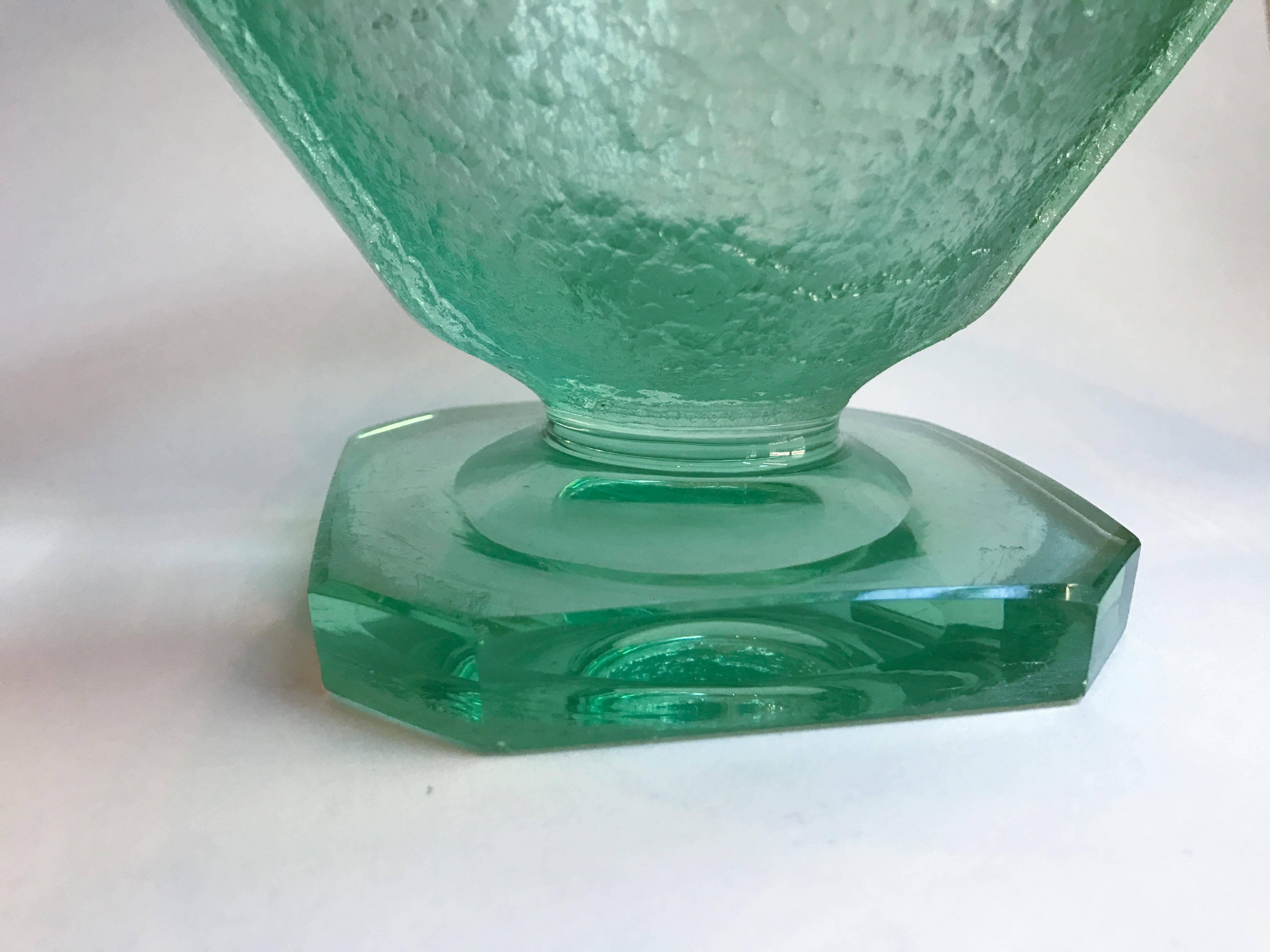 Green Vessel Attributed to Daum In Good Condition For Sale In Vancouver, BC