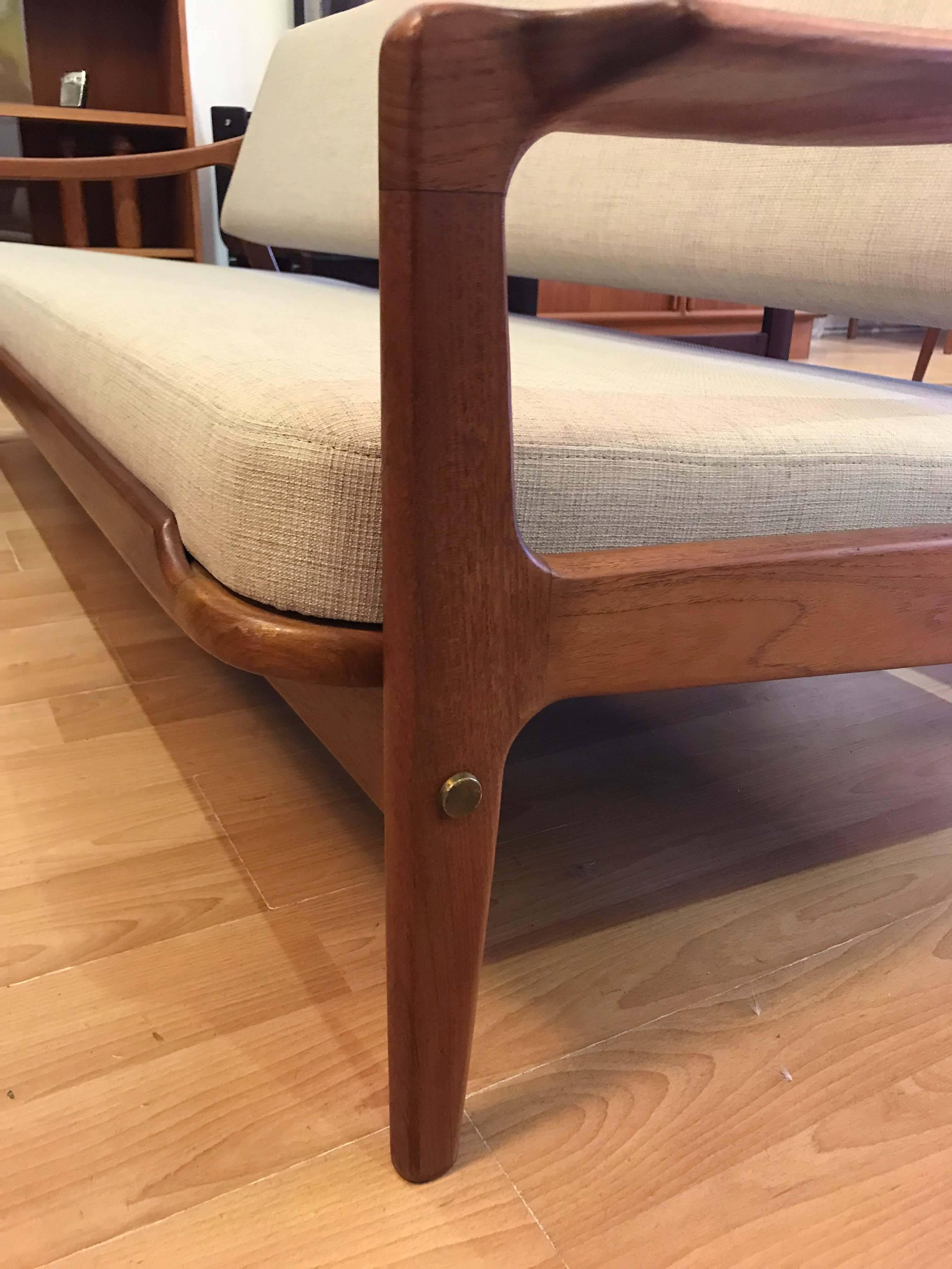 Arne Wahl Iversen Danish Teak Daybed In Good Condition For Sale In Vancouver, BC