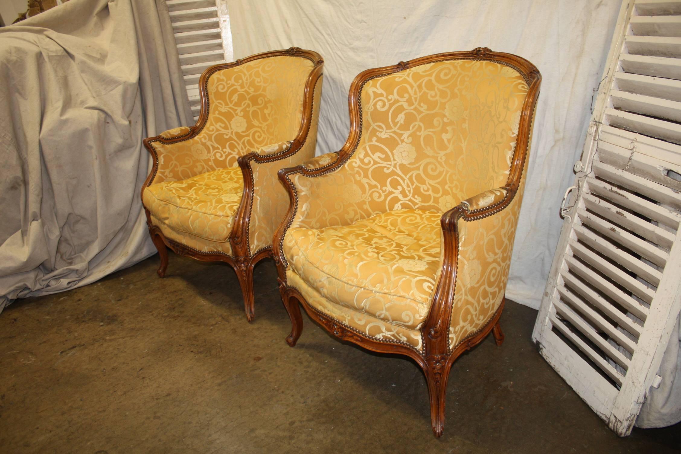 Beautiful 19th century pair of French bergeres 
