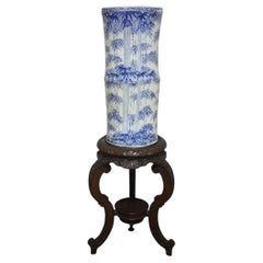 Vase en faïence française, fin du XIXe siècle, vers 1890, 46,5 pouces de hauteur