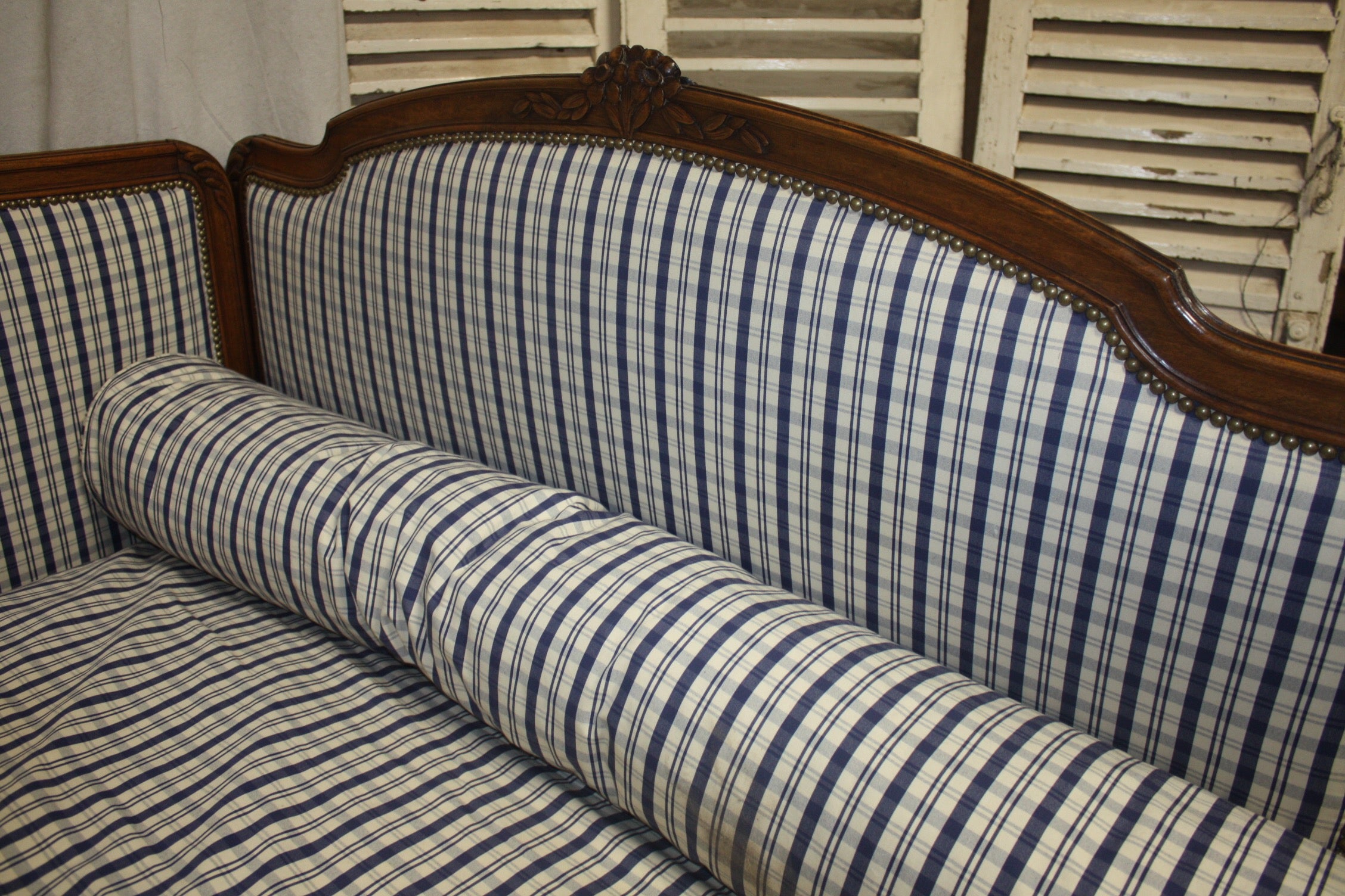 Louis XV Exquisite 19th Century French Daybed For Sale