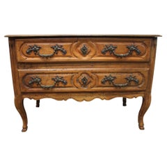 Mid-18th Century French Louis XV Walnut Commode with Deer Feet