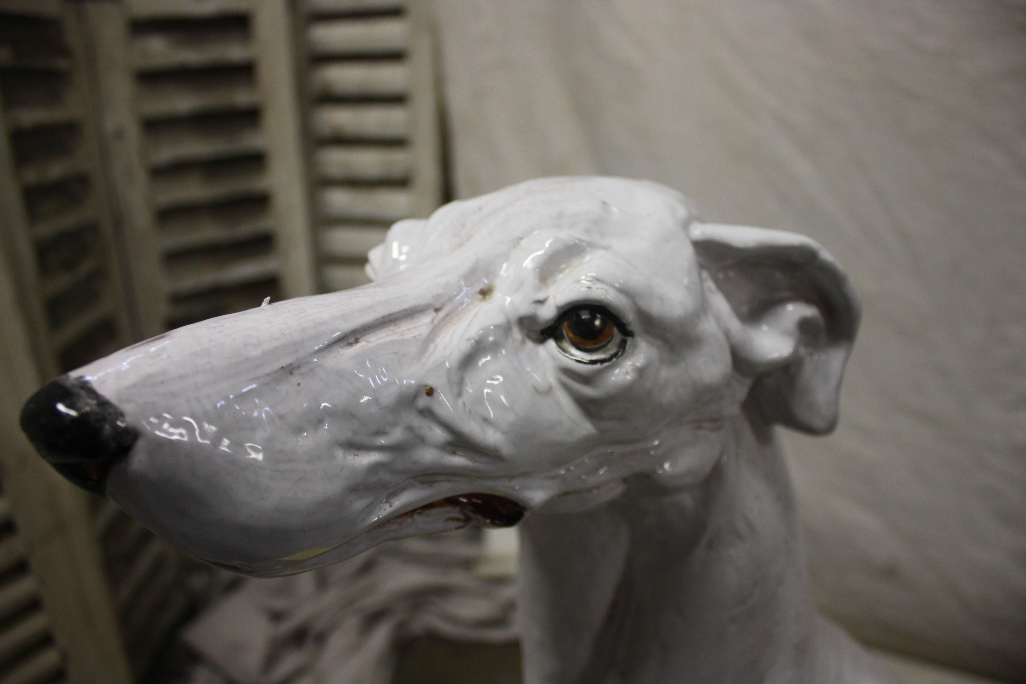 Superbe sculpture italienne de chien lévrier en vente 2