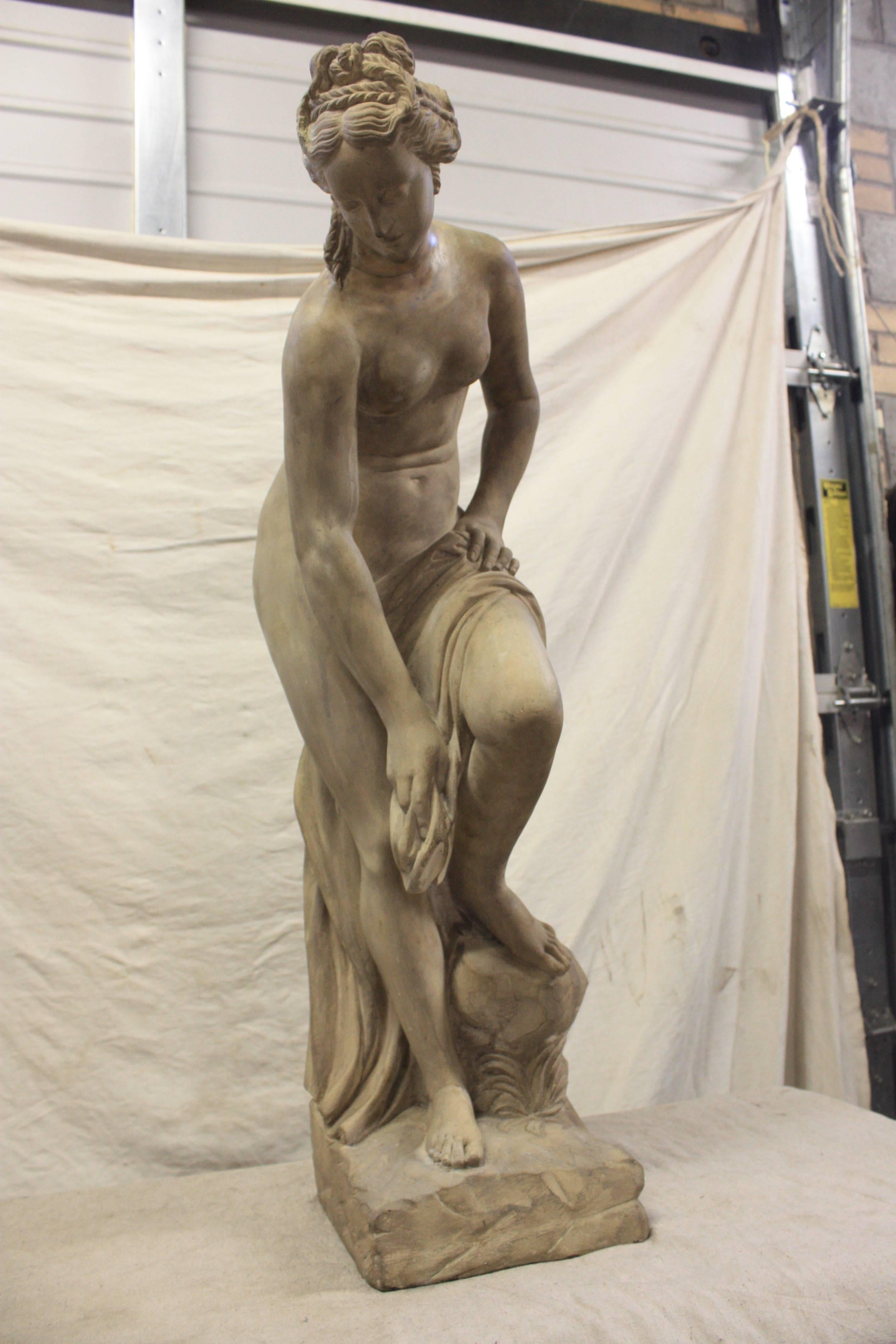 sculpture française en marbre du 19ème siècle. Le marbre est patiné.