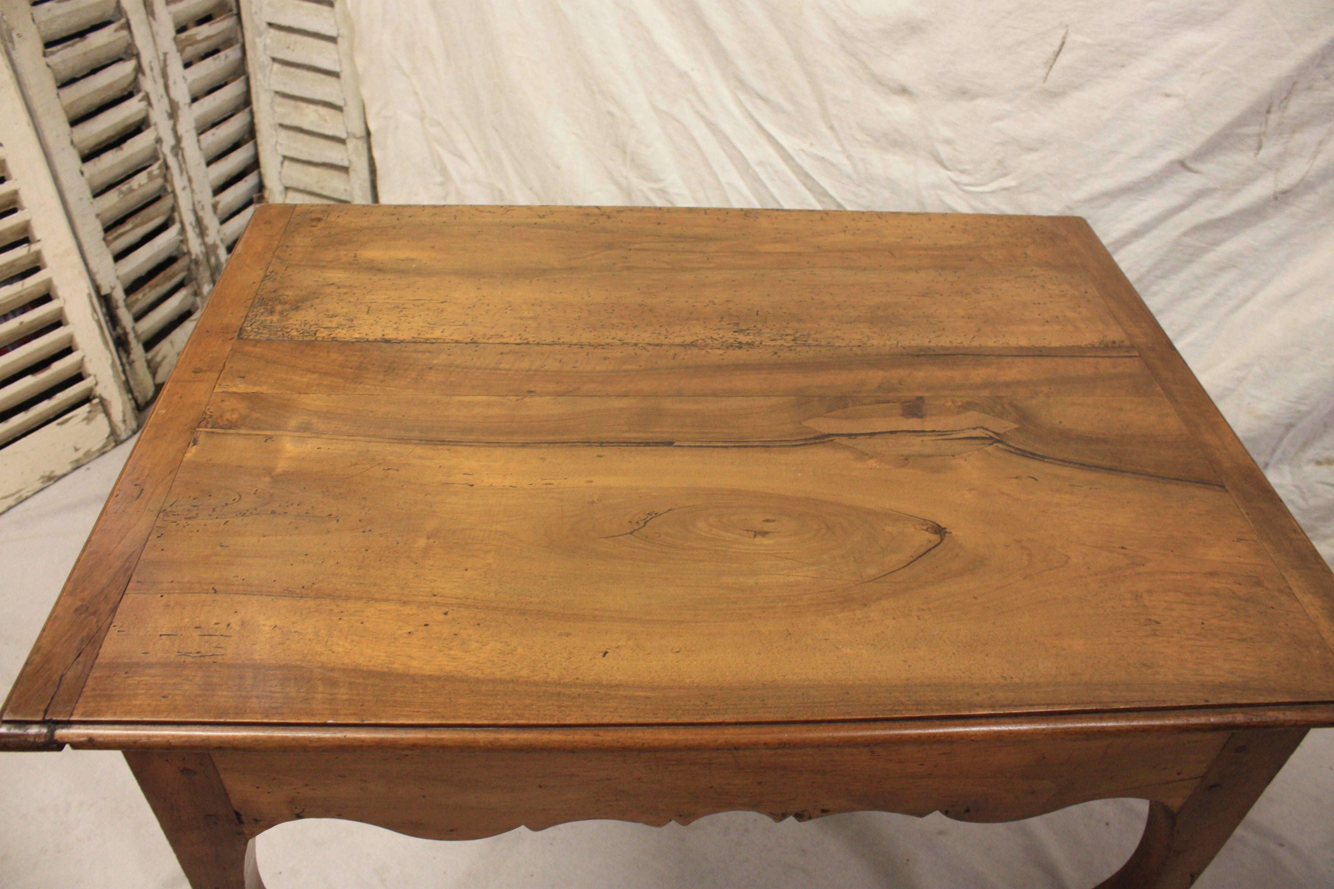 Charming 19th Century Provencal Table In Good Condition In Stockbridge, GA