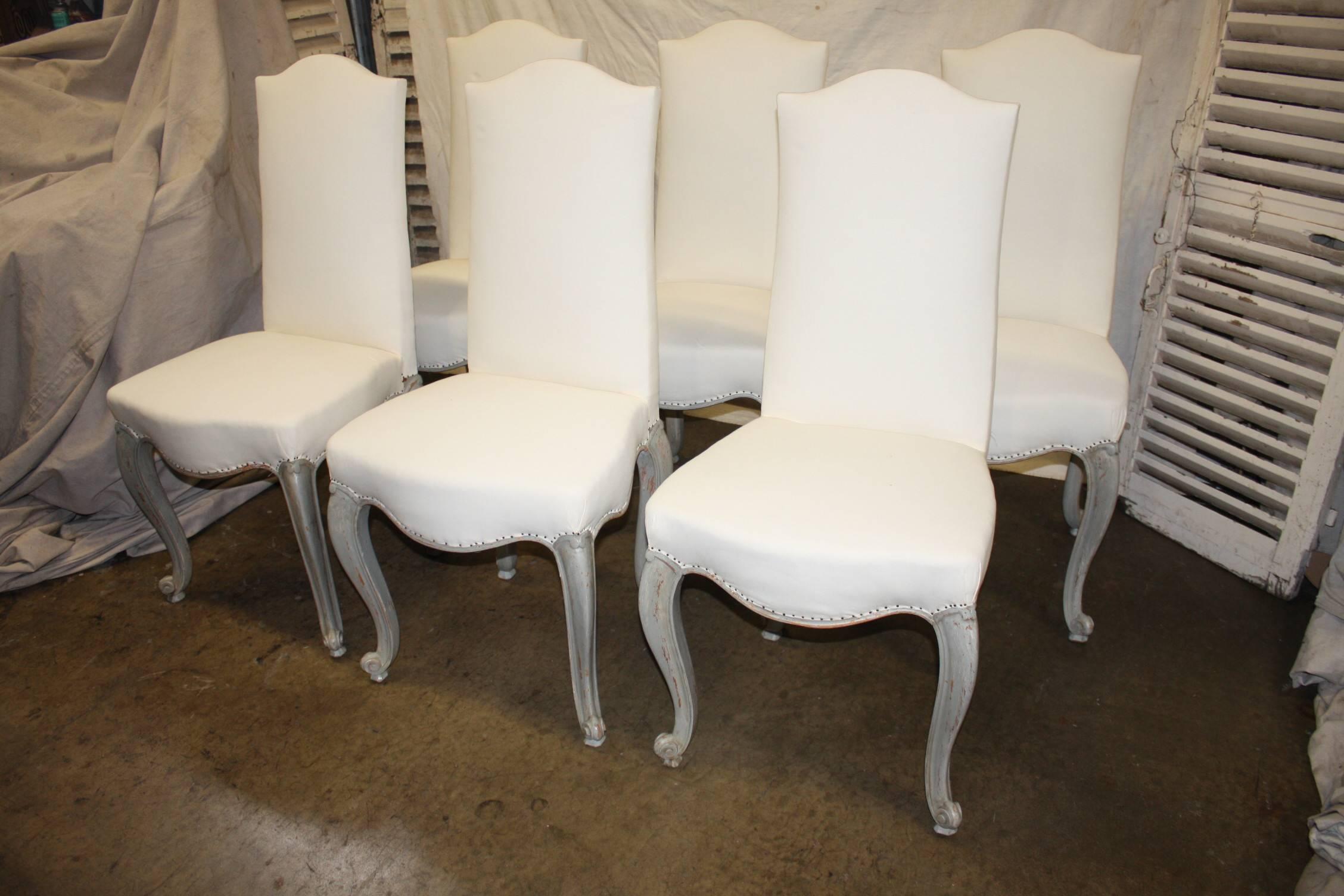 Elegant set of six French dining chairs, Louis XV style.
