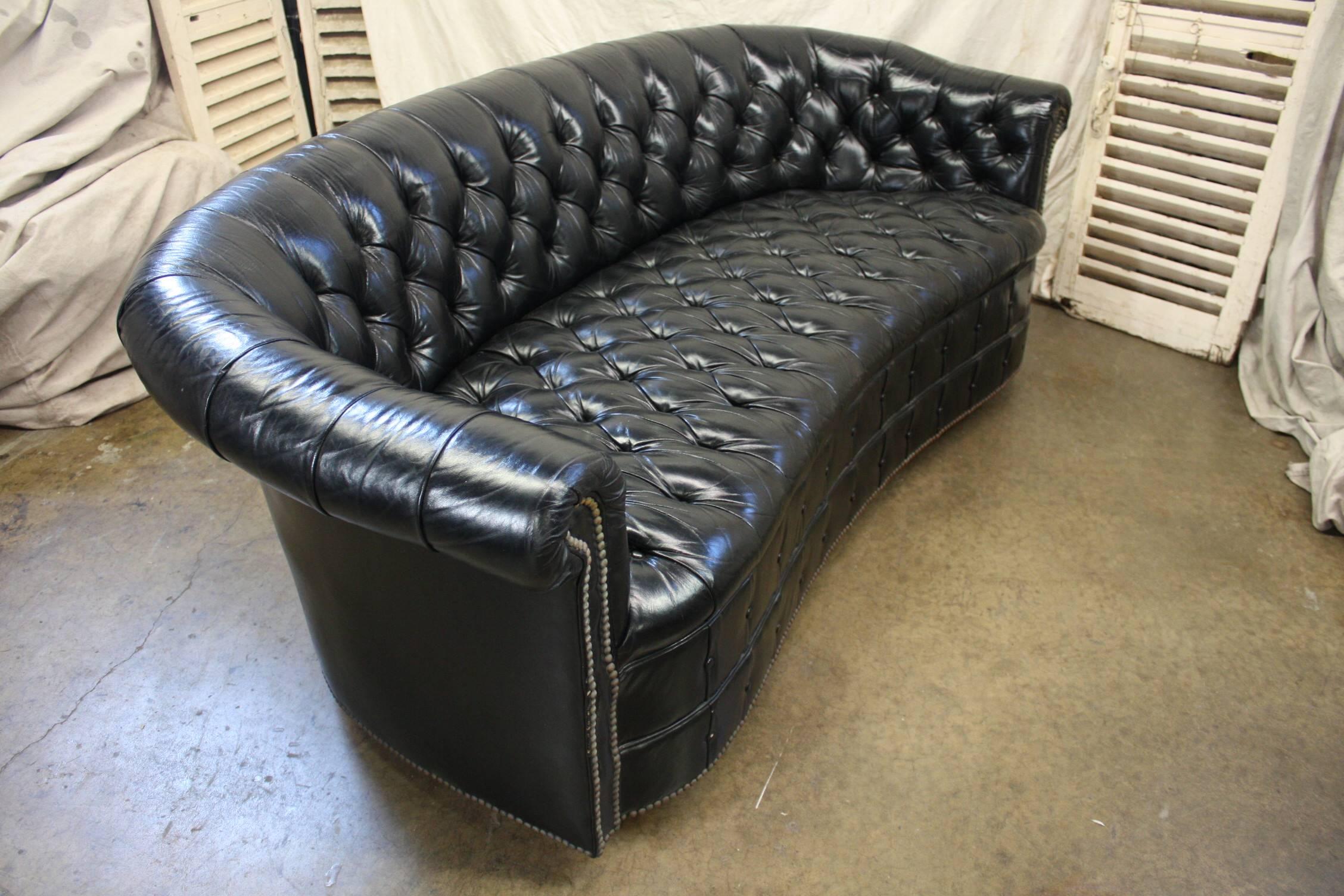 Gorgeous Black Leather Chesterfield 2