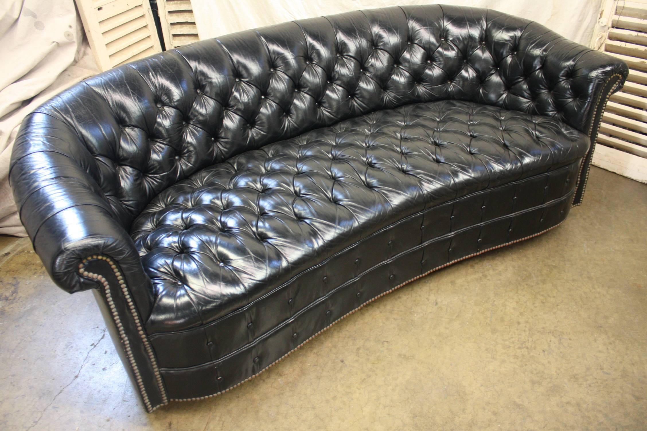 Gorgeous Black Leather Chesterfield 3