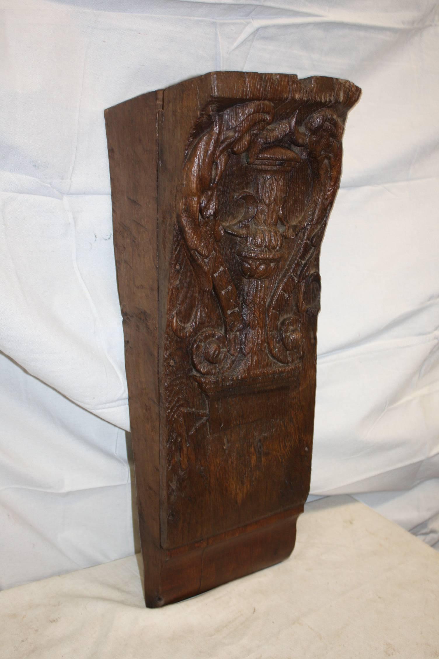 Hand-Carved Gorgeous 17th Century Wall Bracket For Sale