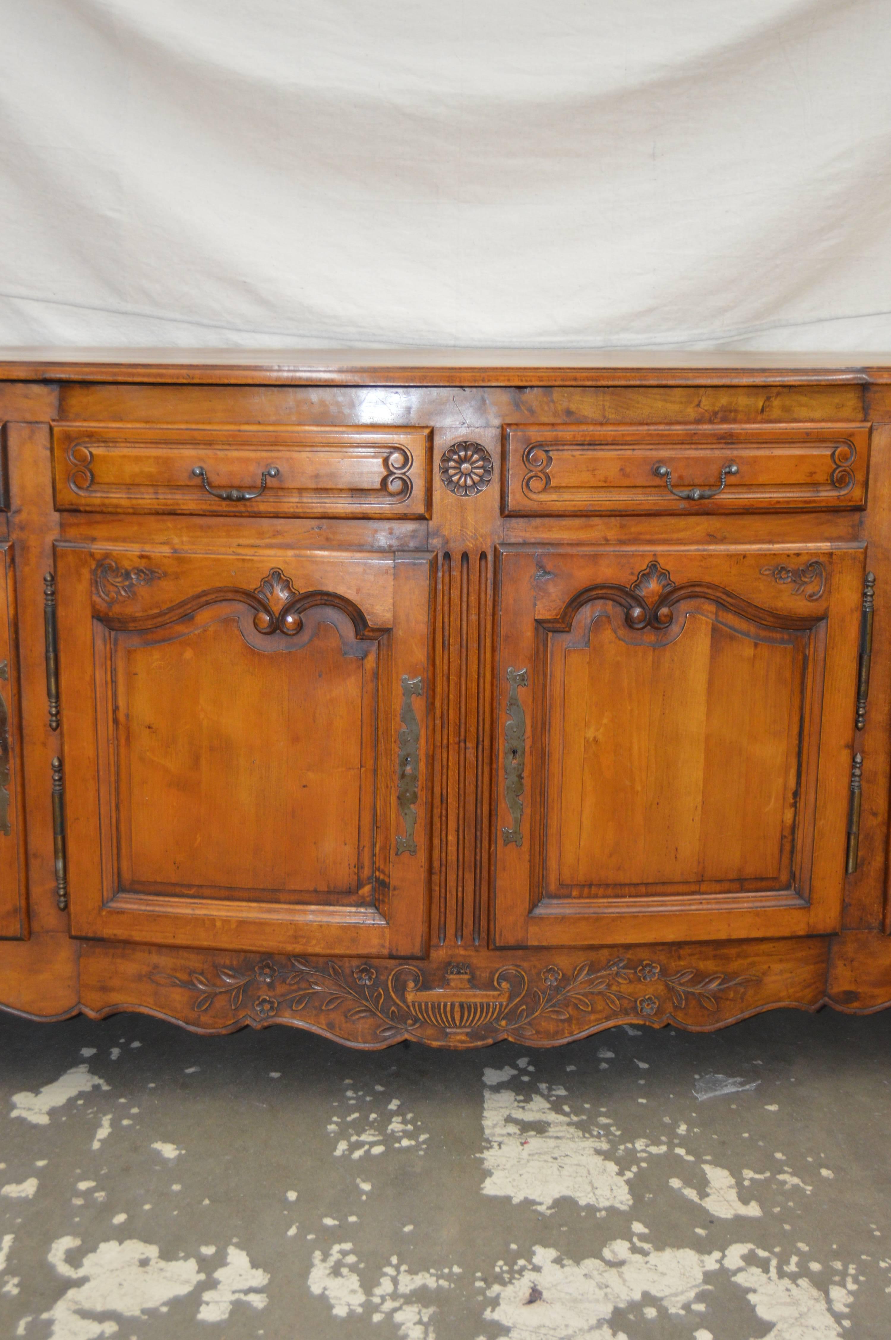 Beautiful 19th century French sideboard. Louis XV style.