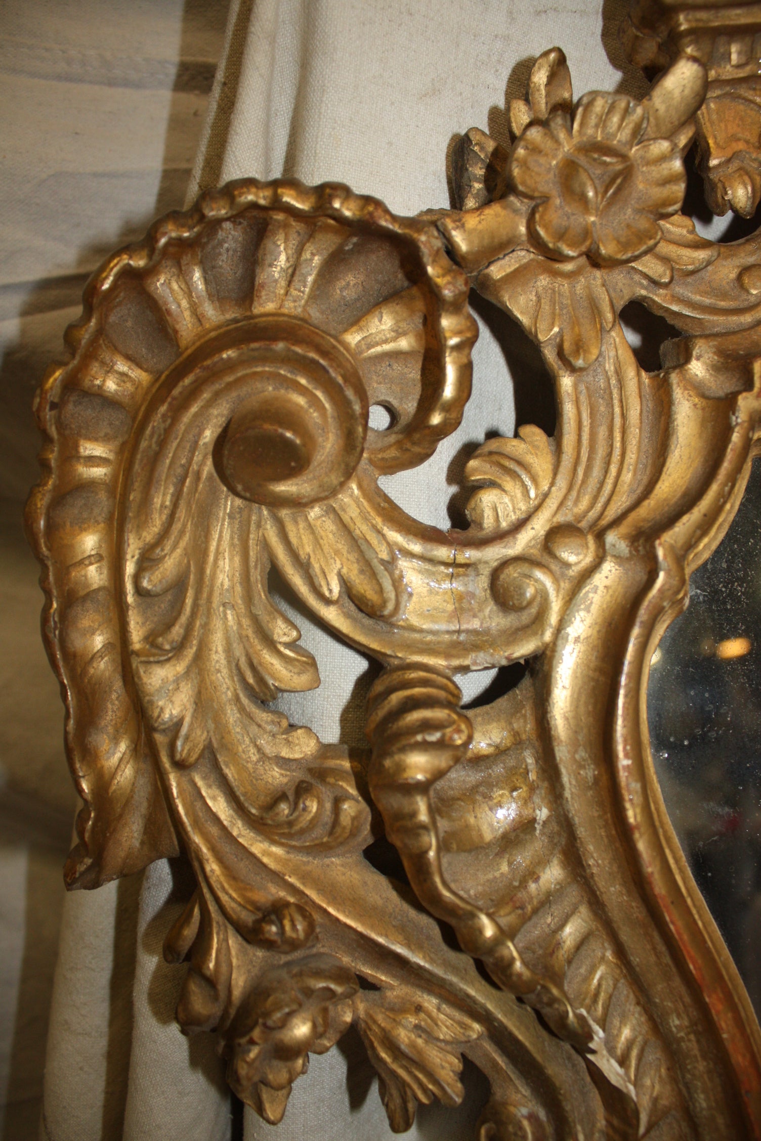 Espejo italiano de principios del siglo XIX Dorado en venta