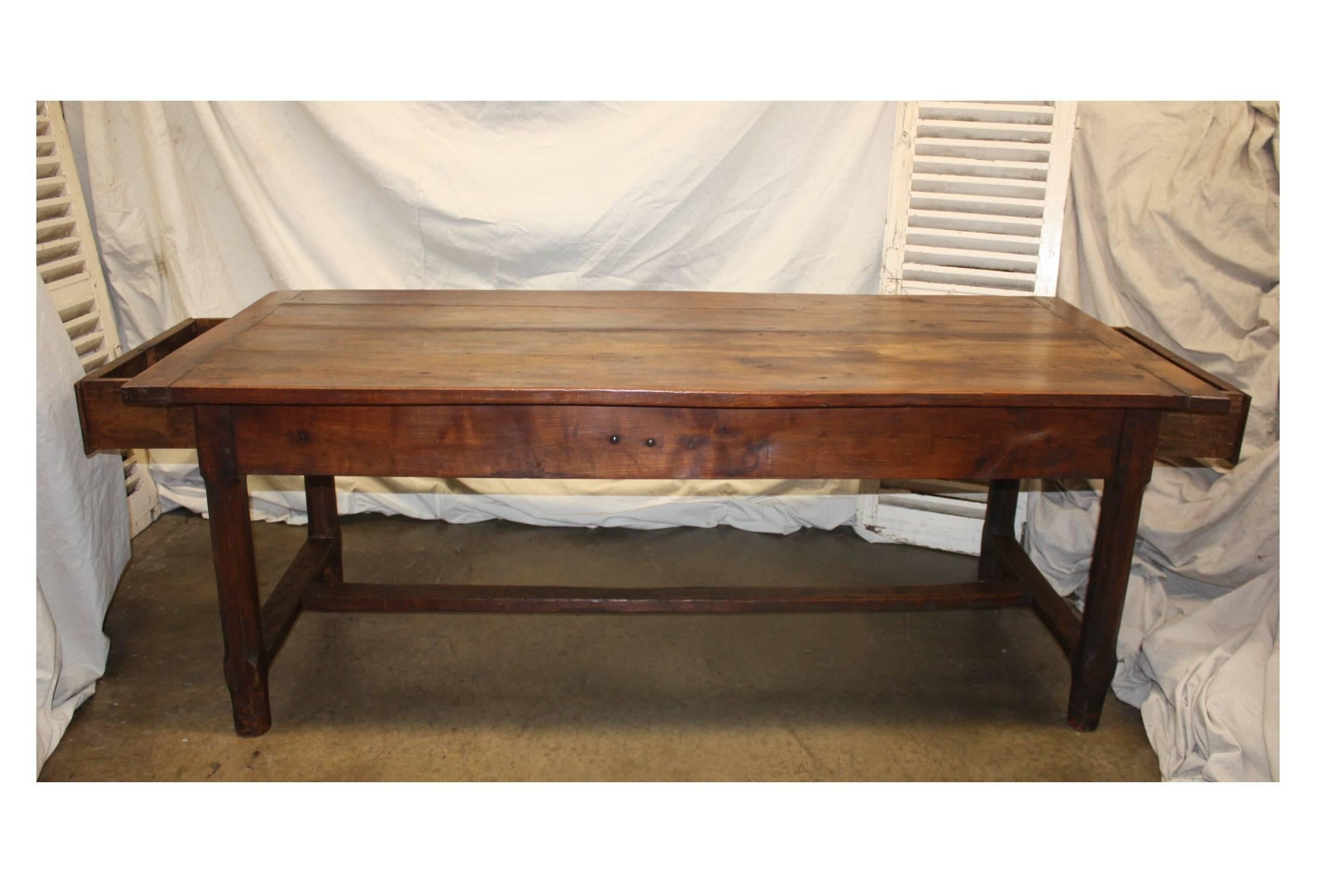 Early 19th Century French Farm Table In Good Condition In Stockbridge, GA