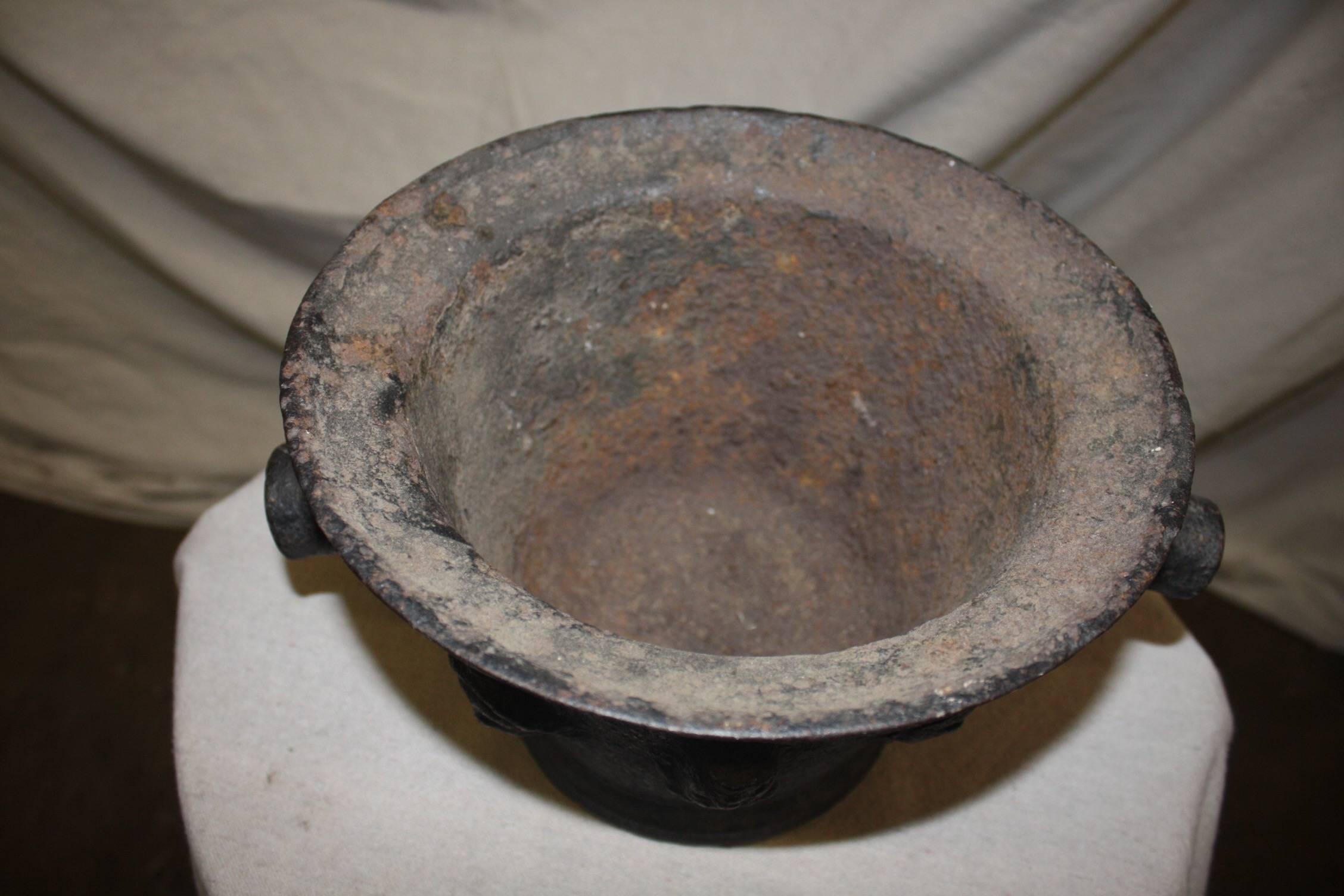 Early 17th Century French Mortar For Sale 1