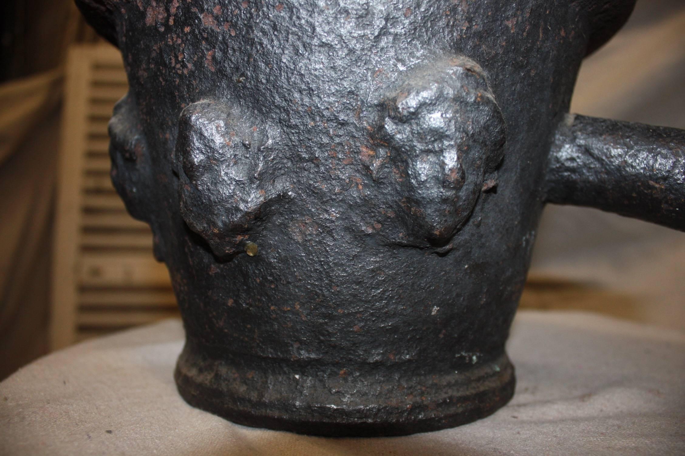 Early 17th Century French Mortar For Sale 4