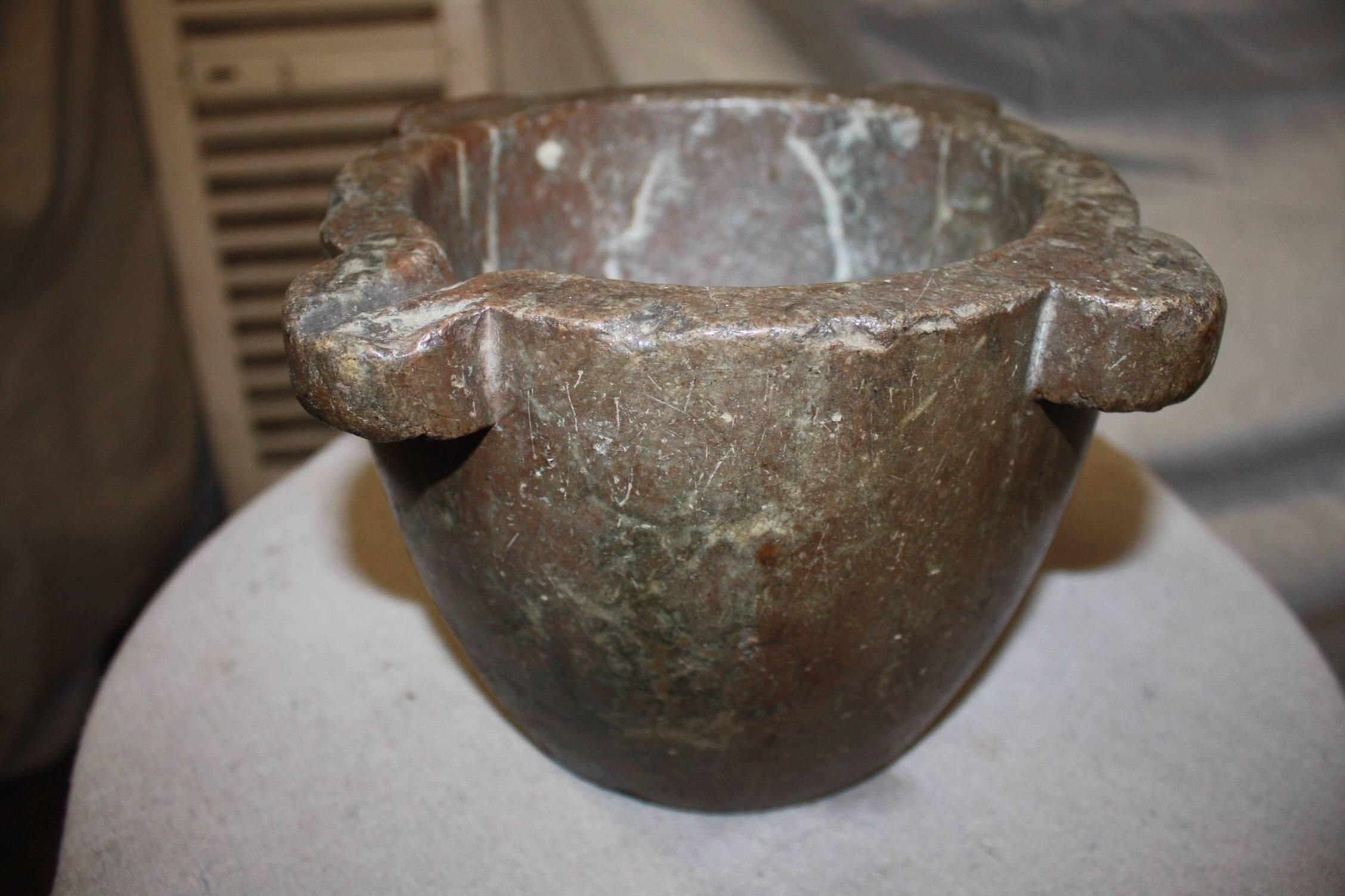 French 18th Century Marble Mortar In Good Condition For Sale In Stockbridge, GA