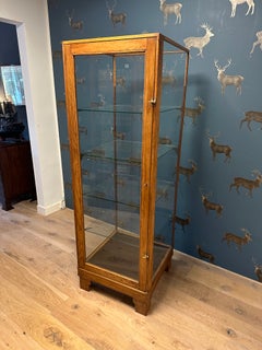 Oak Art Deco display cabinet with 4 adjustable shelves