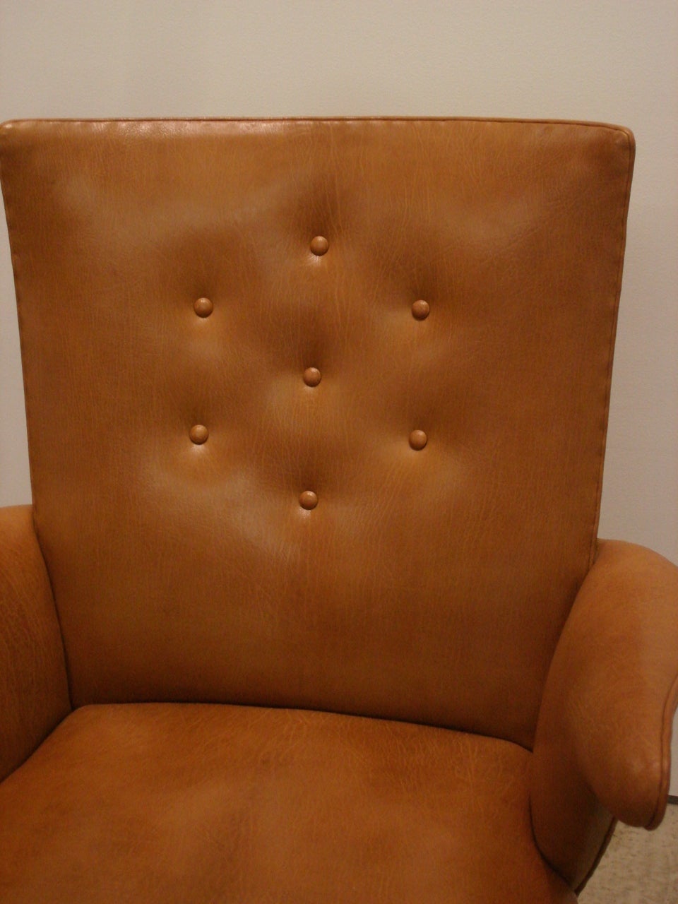 Mid-20th Century Pair of Elegant Armchairs in Nigerian Leather by Frits Henningsen