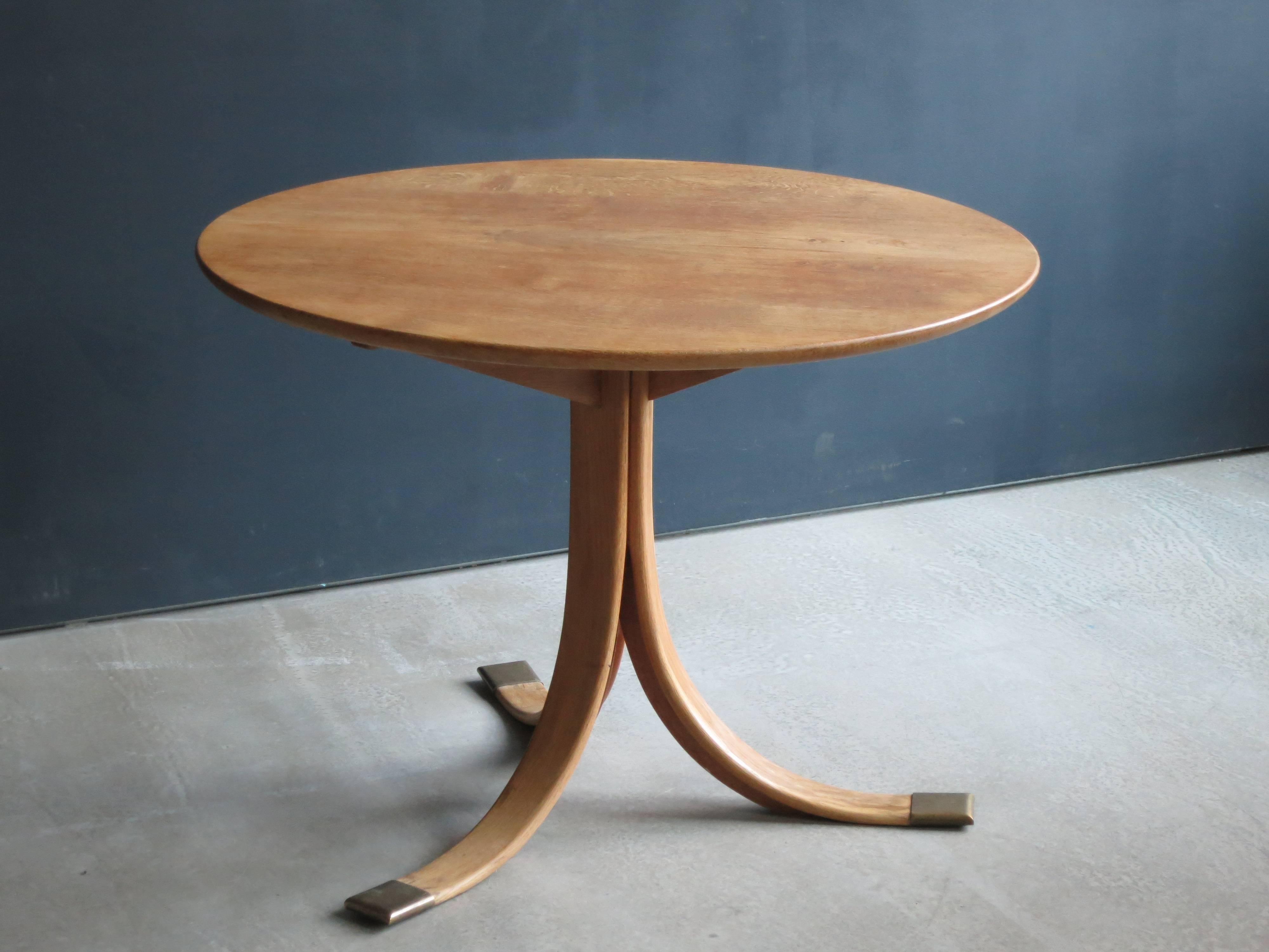 Scandinavian Modern Circular 3-Legged Occasional Table in Massive Figured Oak by Frits Henningsen